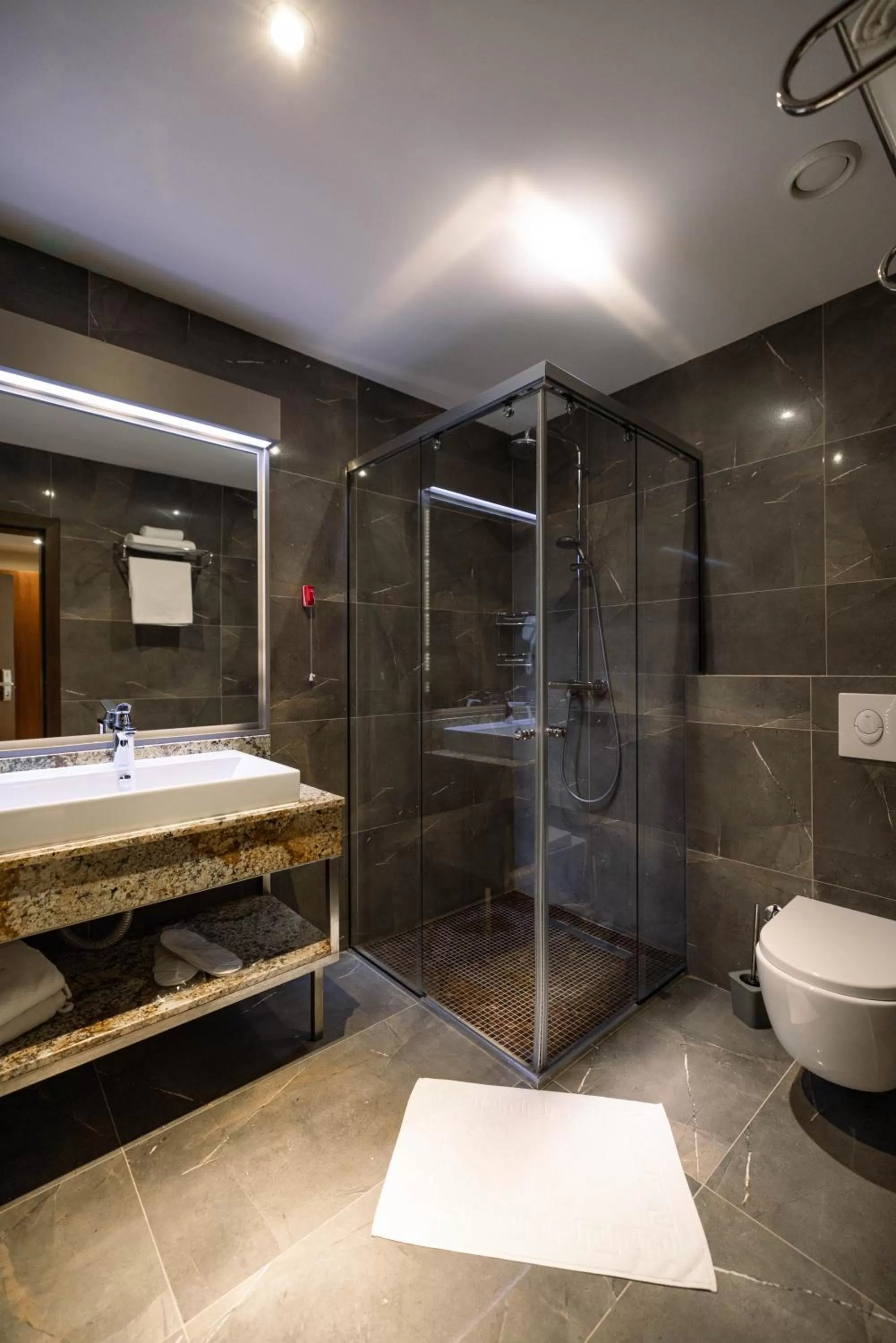 Bathroom in Hotel Prishtina