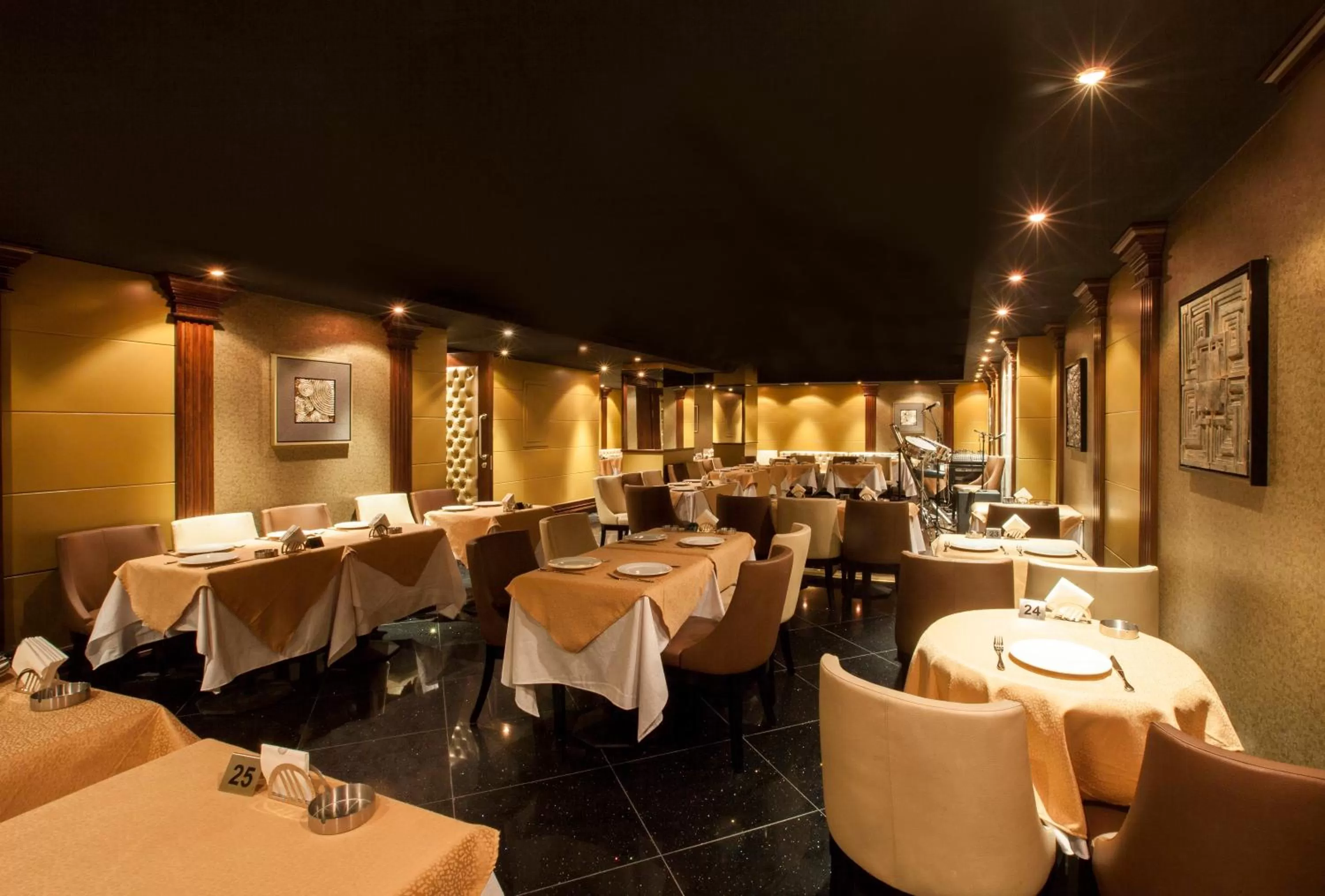 Nightclub / DJ in Al Sarab Hotel