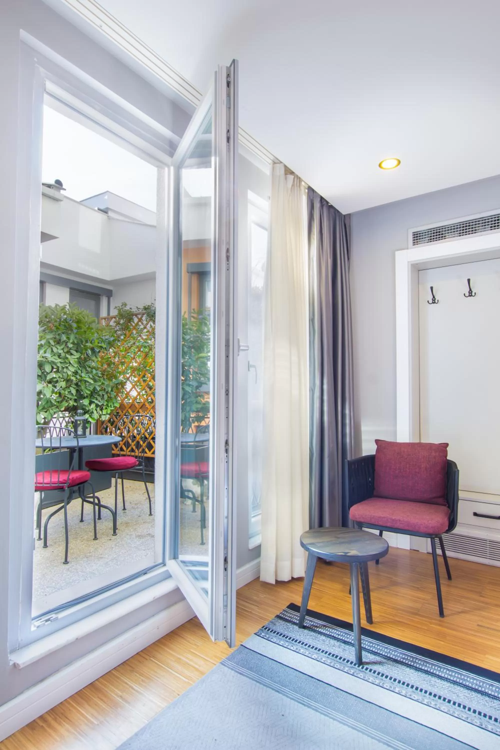 Balcony/Terrace in Hotel Poem