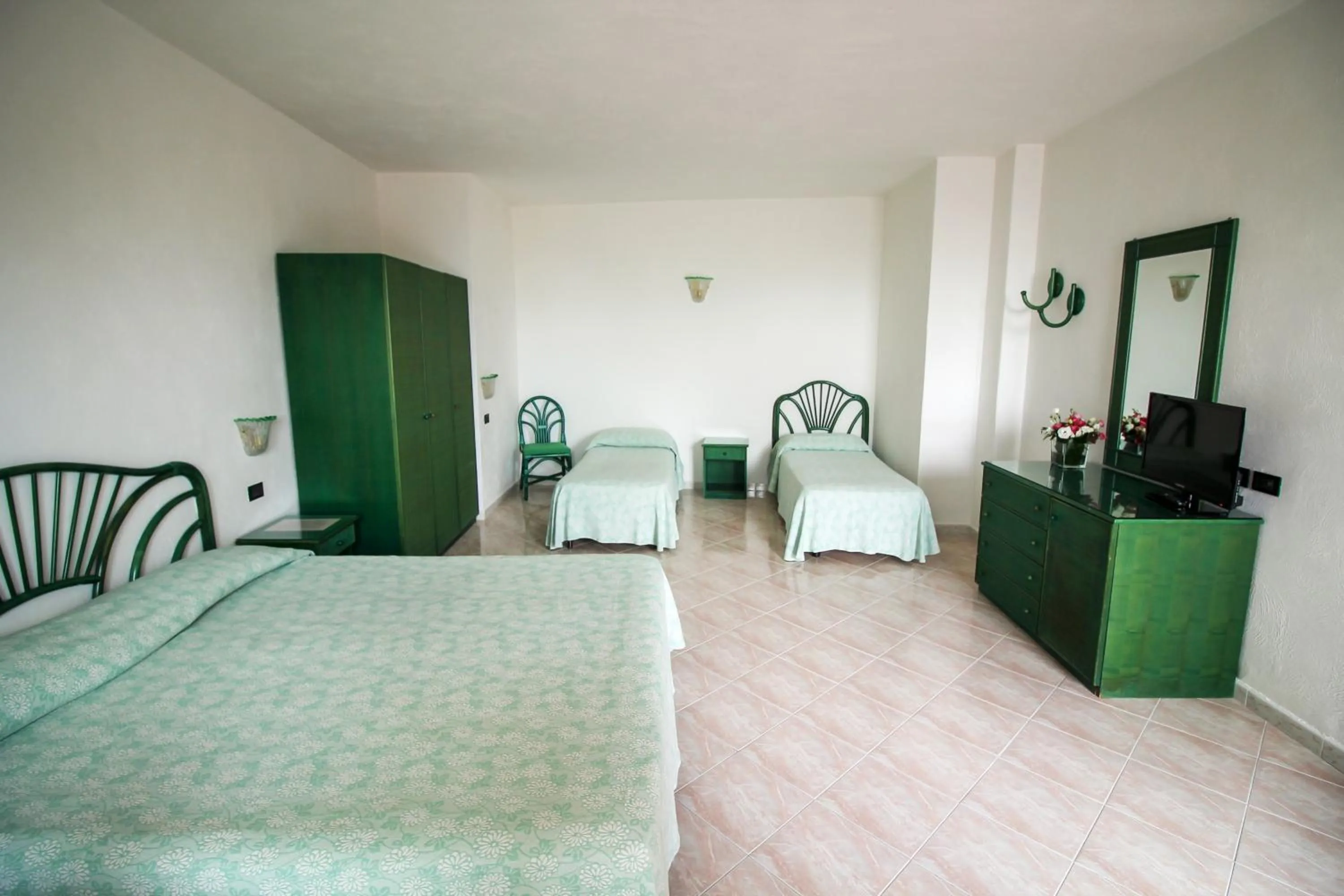 Photo of the whole room, Bed in Hotel Terme Royal Palm