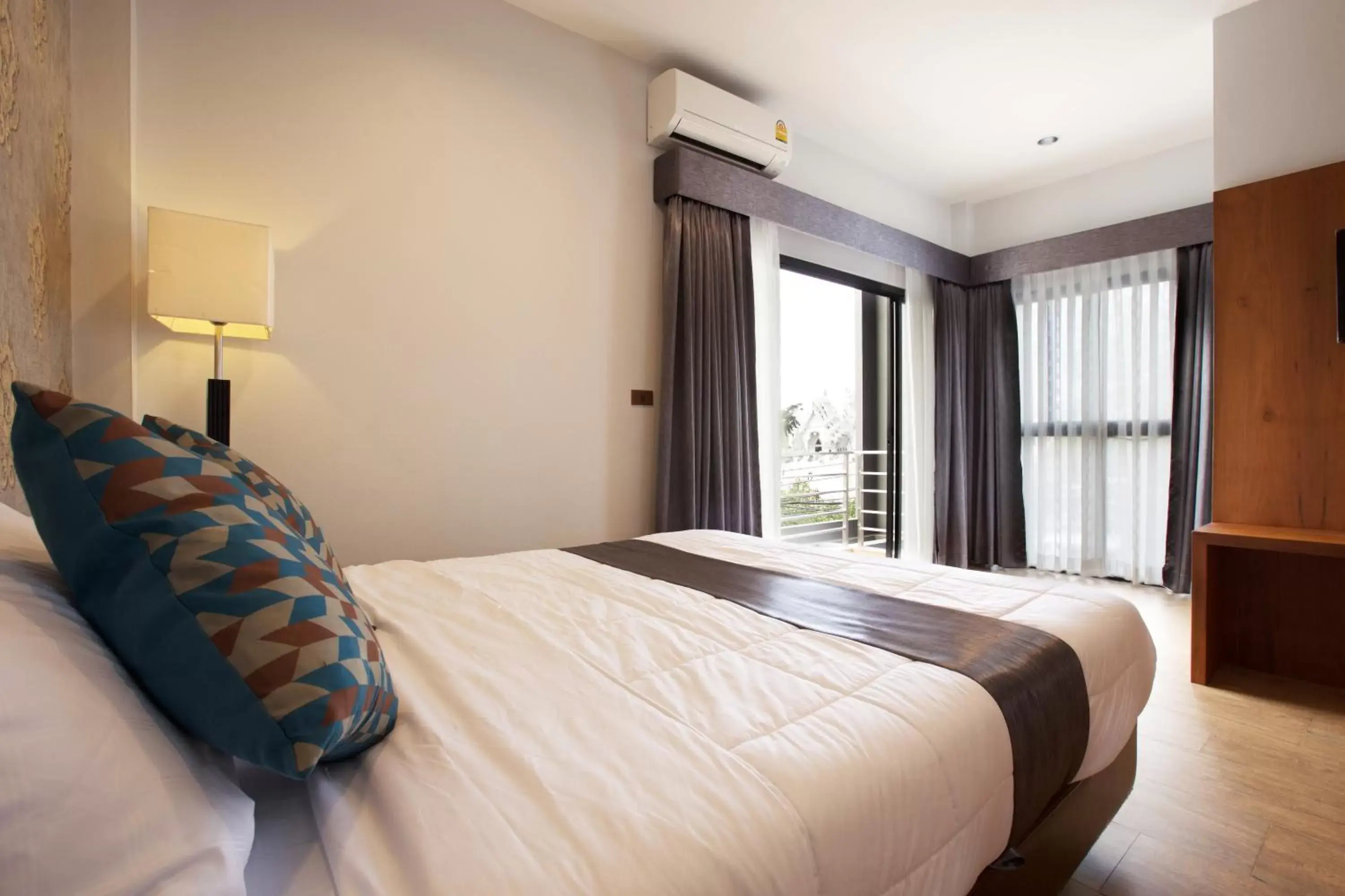 Junior Suite with Balcony in 777 Food & Bed Junior Suite with Balcony in 777 Food & Bed