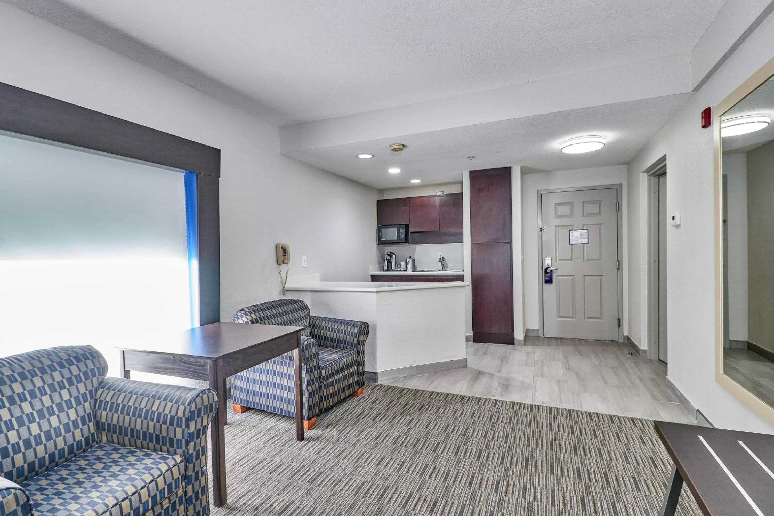 King Suite - Non-Smoking in Holiday Inn Express Hotel & Suites Clearwater US 19 North, an IHG Hotel