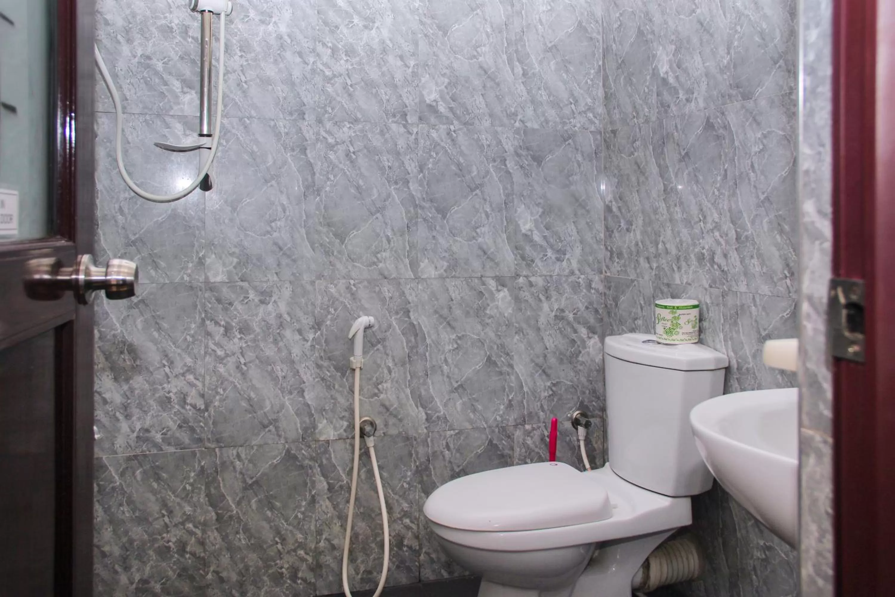 Bathroom in Pearl Resort Mirissa