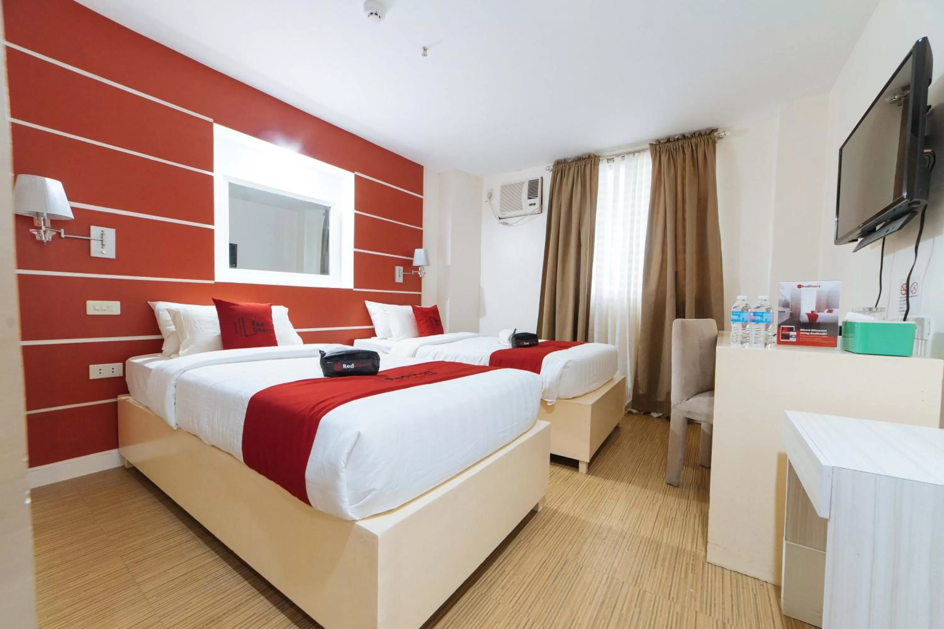 Twin Room in RedDoorz Plus at Hotel Metro Kalibo