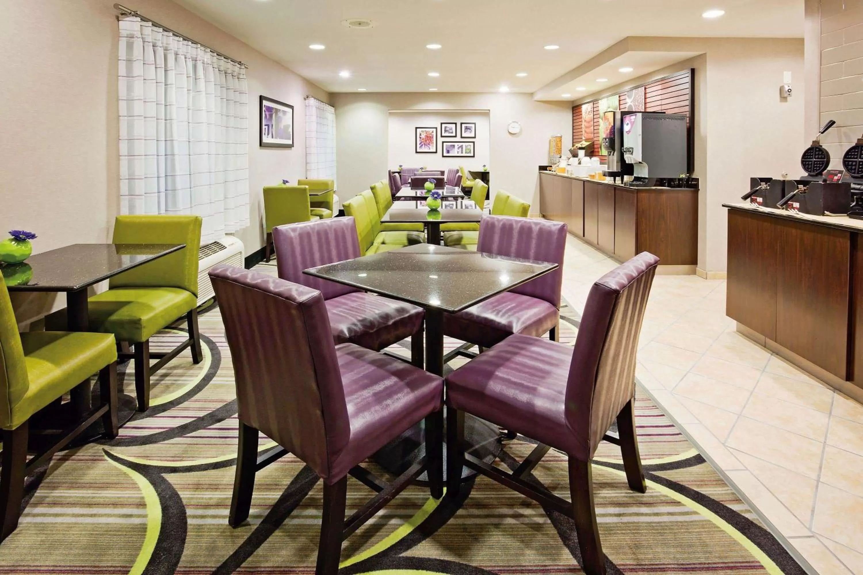 Restaurant/places to eat in La Quinta Inn by Wyndham Oshkosh