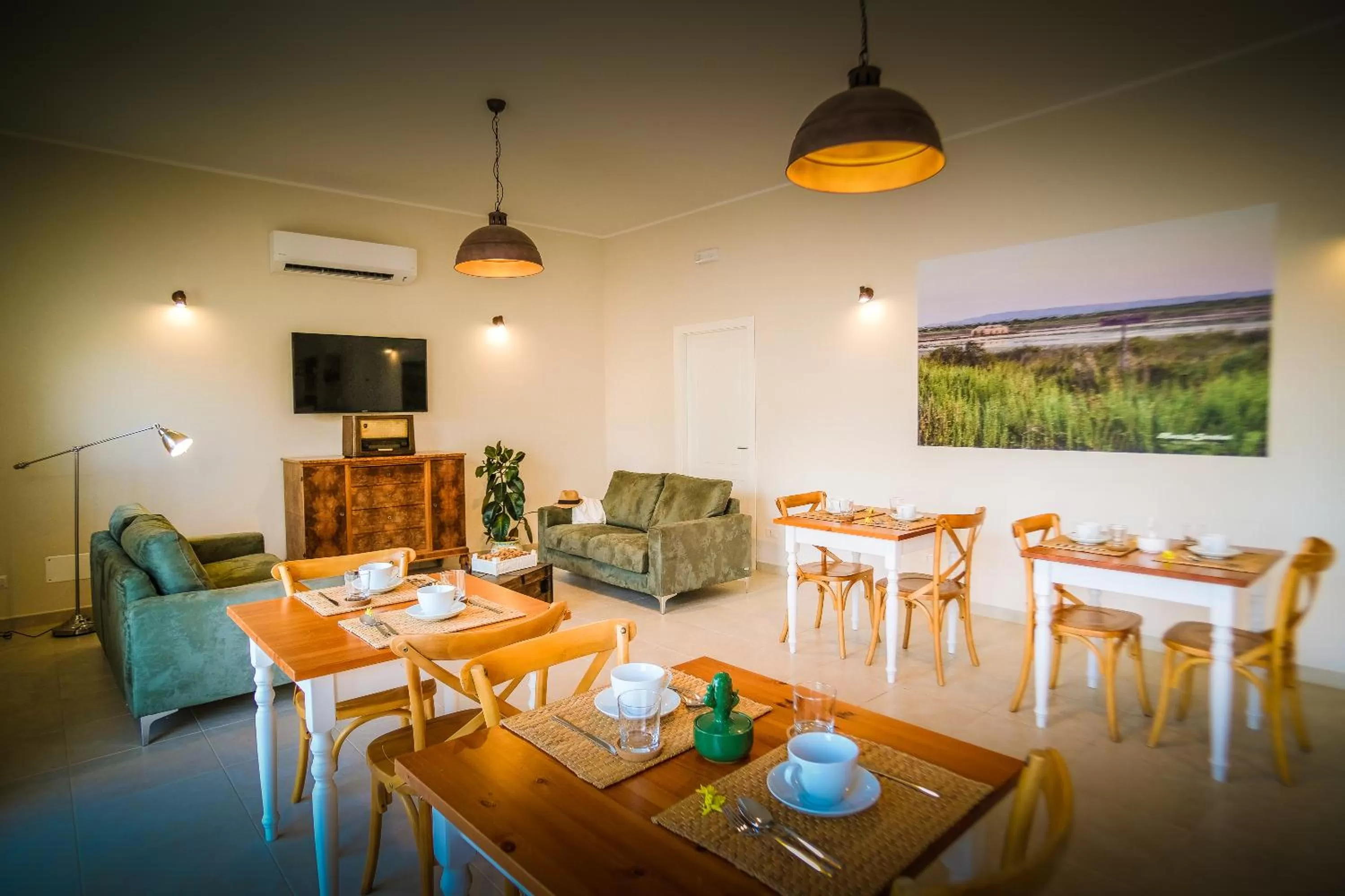 Communal lounge/ TV room in Baglio Genovesi