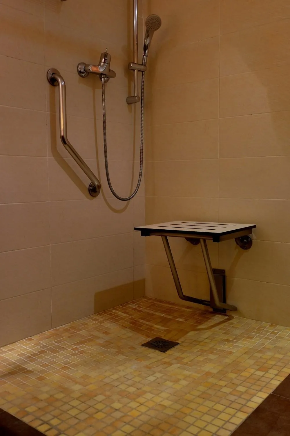 Shower in Hotel Carmen