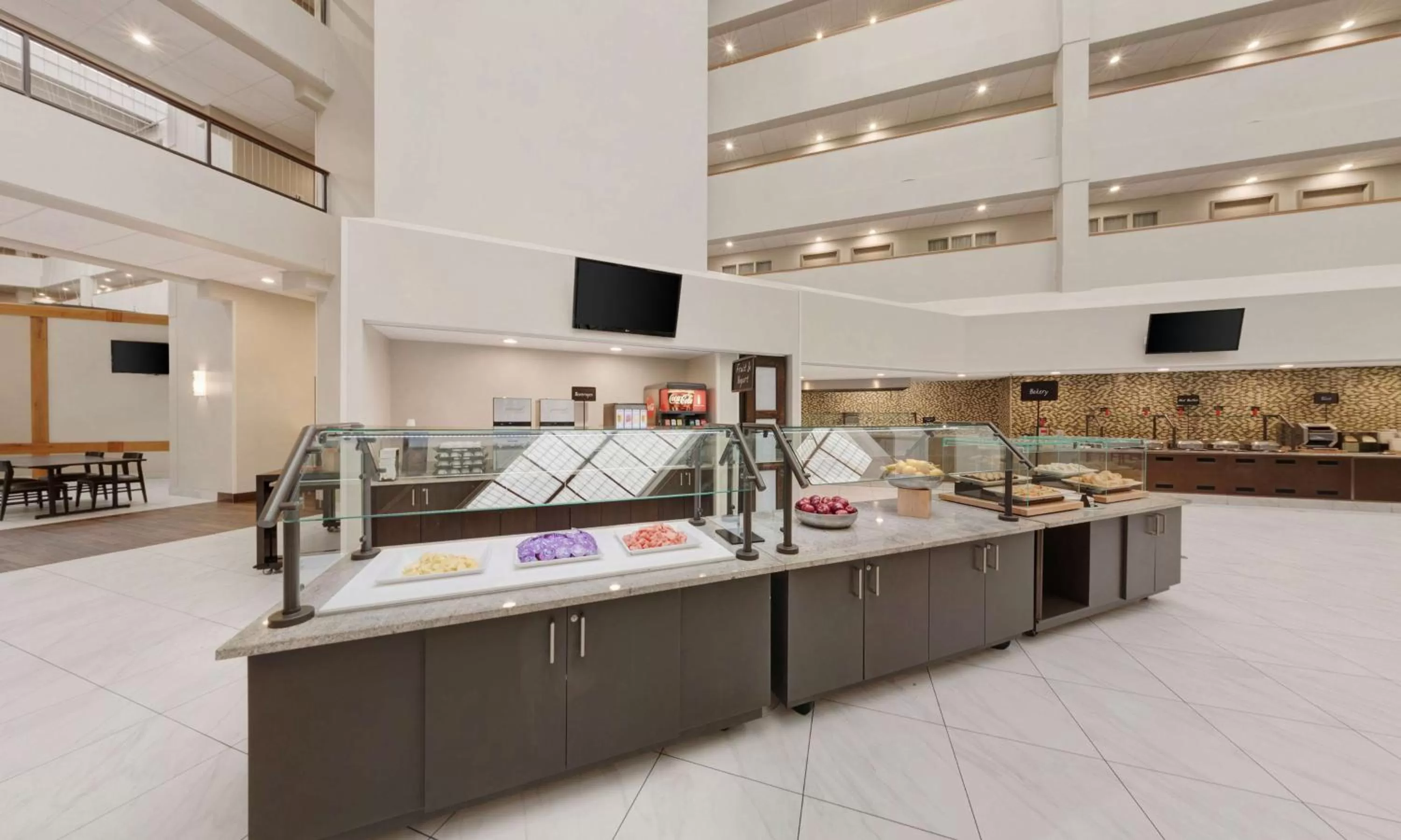 Breakfast in Embassy Suites by Hilton Milwaukee Brookfield