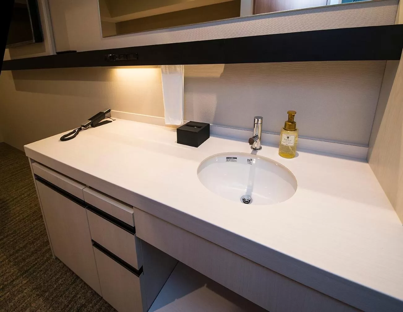 Bathroom in JR Inn Sapporo-eki Minami-guchi