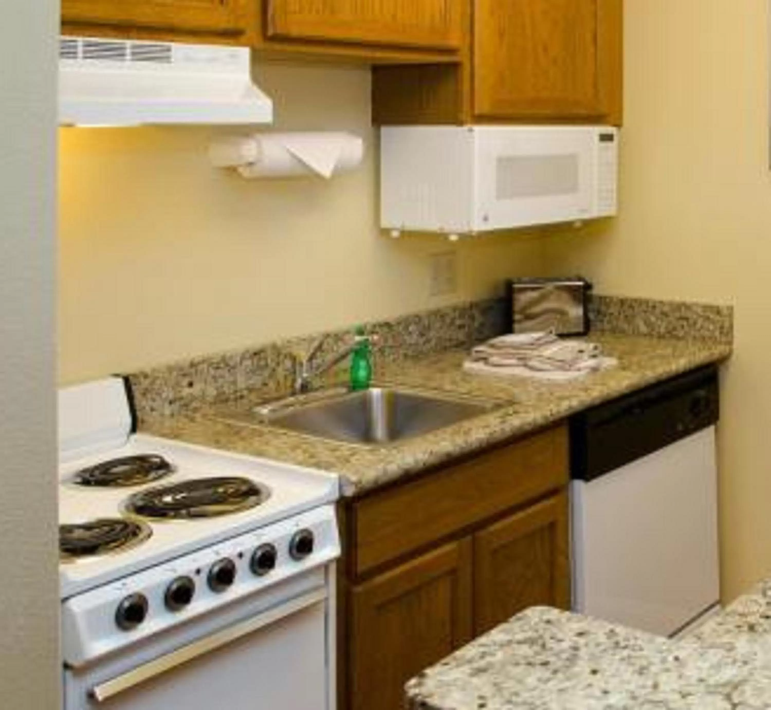 Kitchen or kitchenette in Extended Stay America Suites - St Louis - Fenton