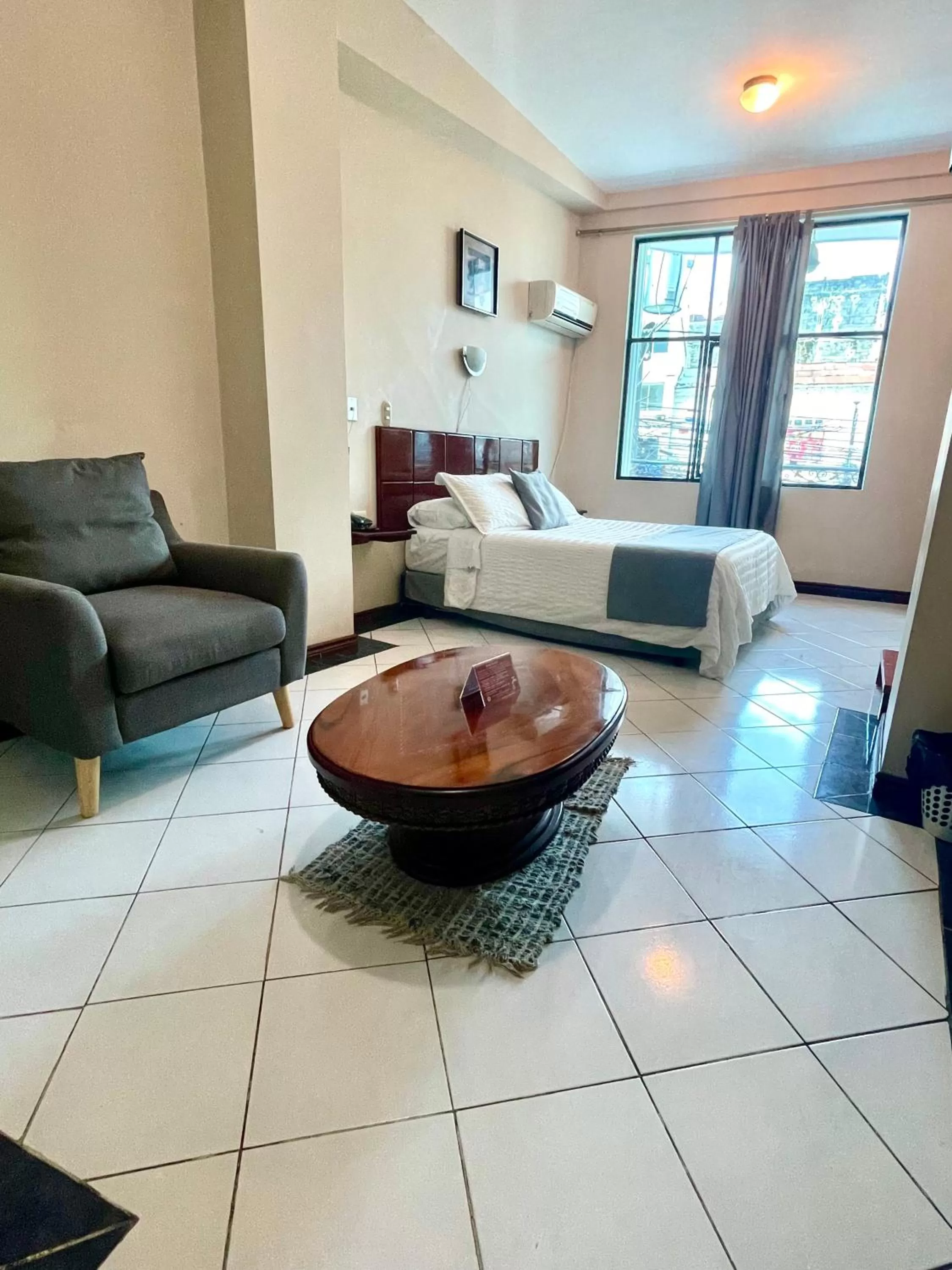 Bed, Seating Area in House Center