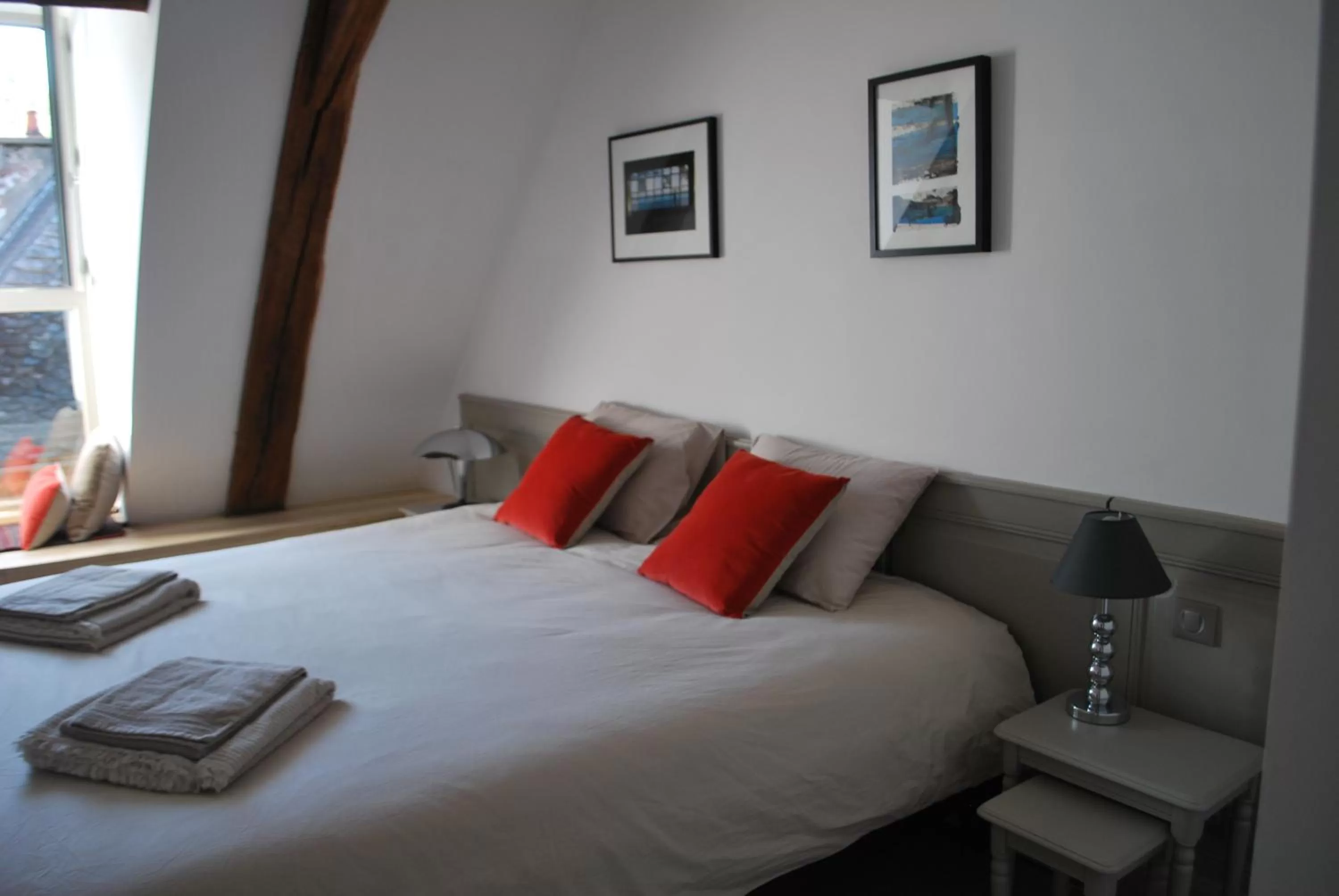 Photo of the whole room, Bed in Natangora