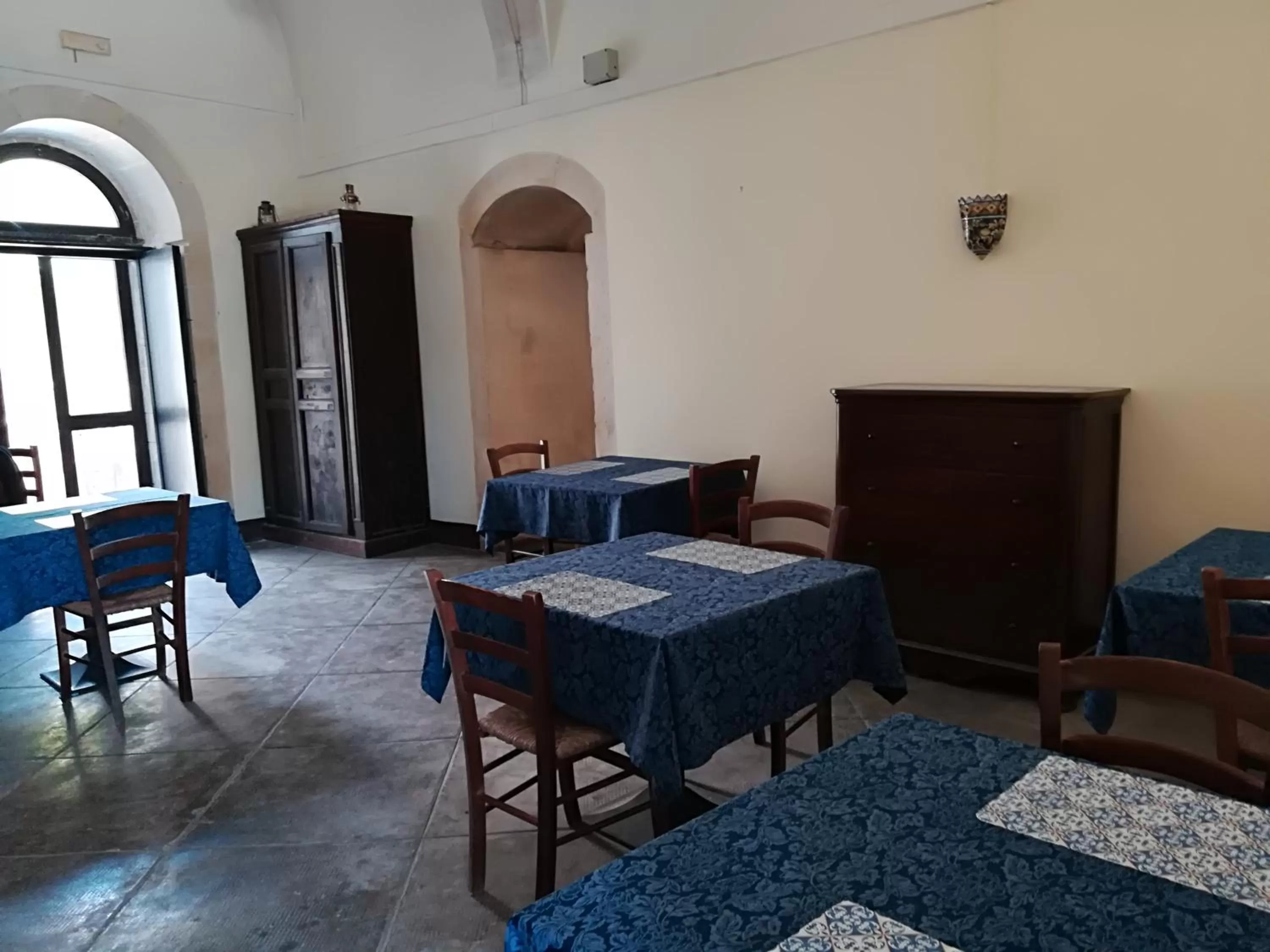 Restaurant/places to eat in Residenza Donnafugata B&B