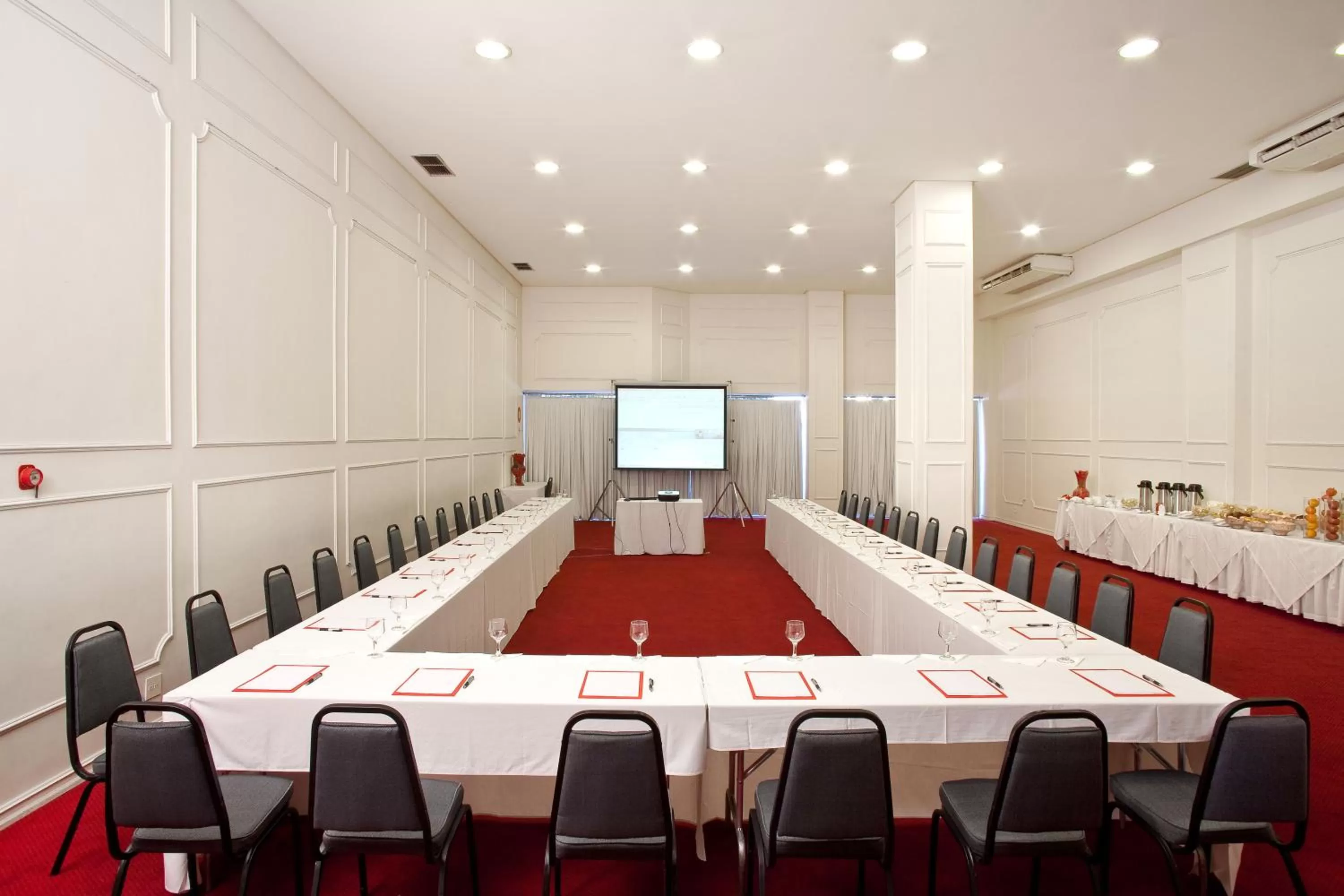 Business facilities in Boulevard Plaza