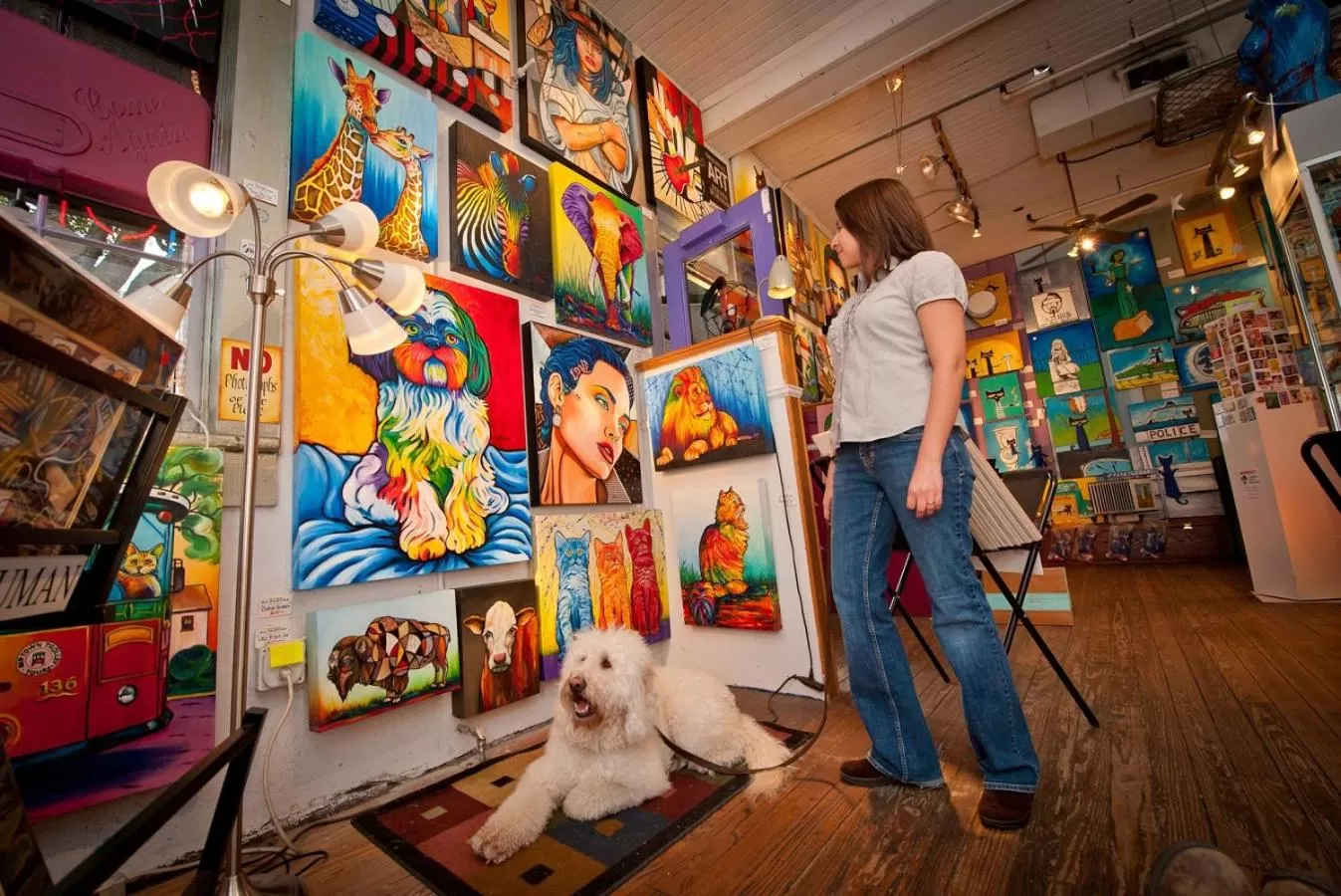 Shopping Area in The Thunderbird Inn