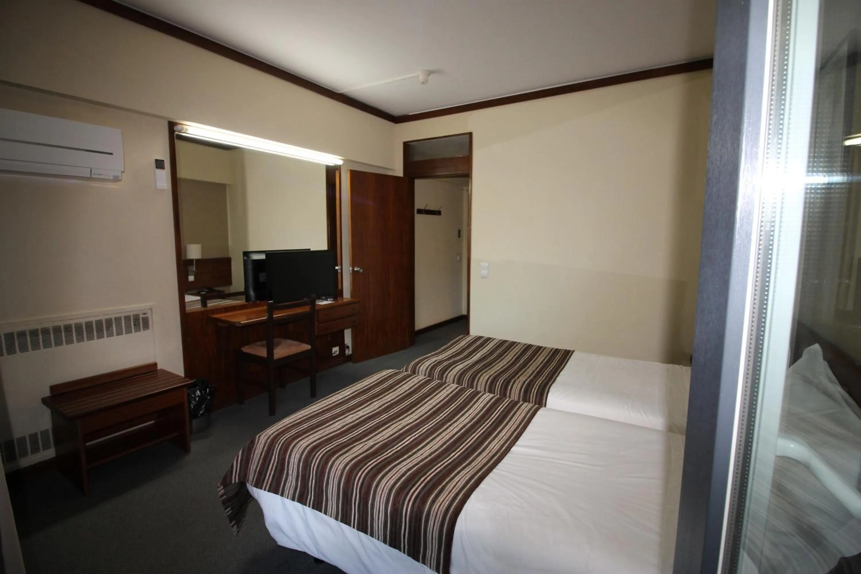 Property building, Bed in Hotel Senhora do Castelo