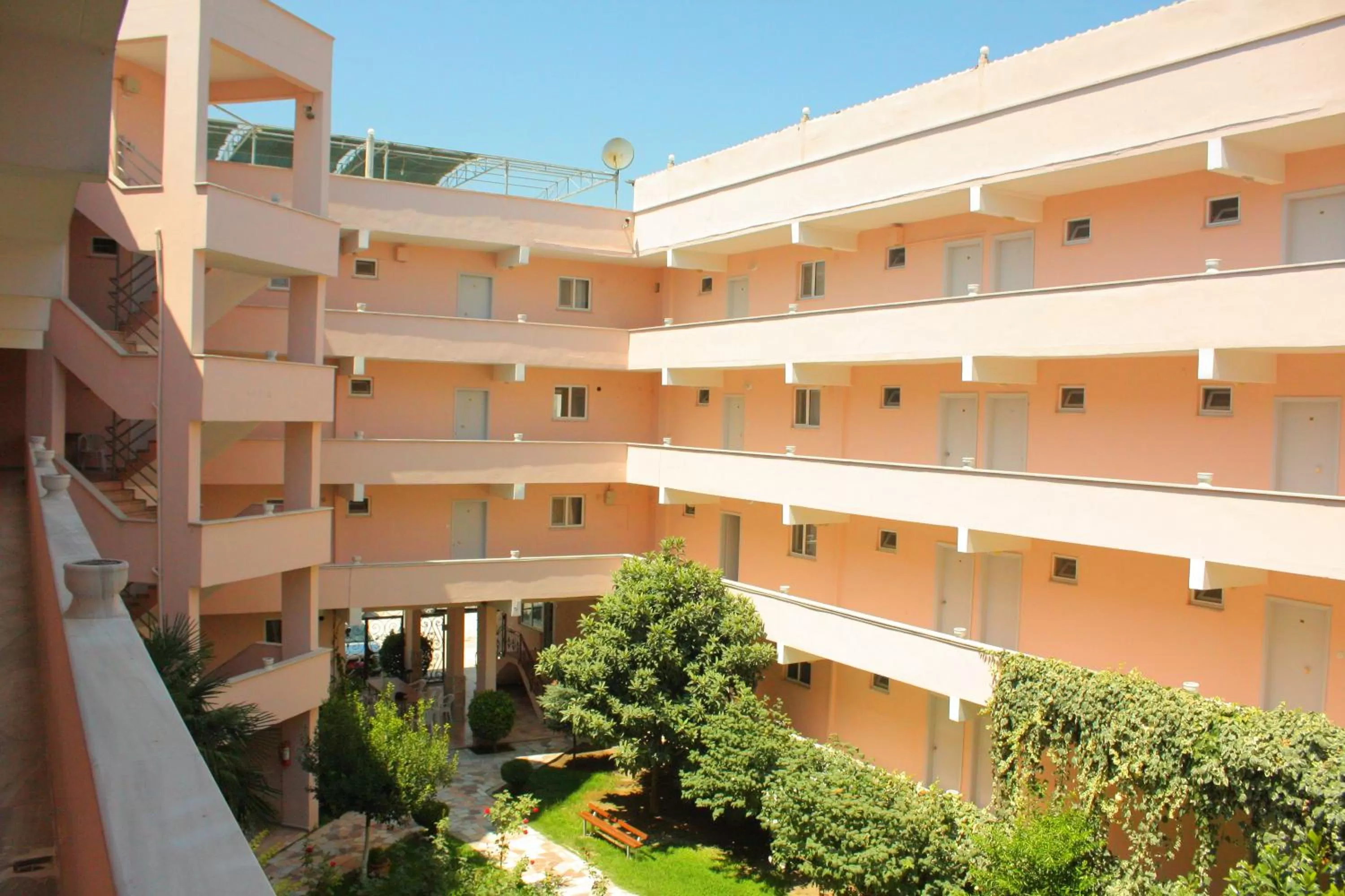 Garden, Property Building in Orçin Apart Hotel