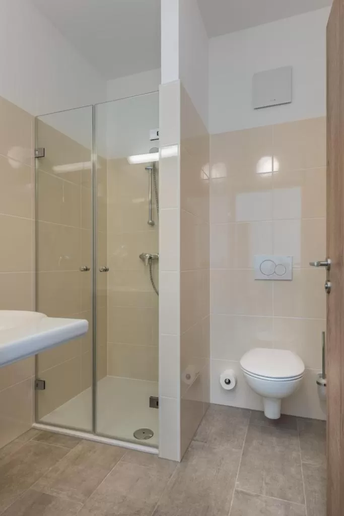 Bathroom in Sleepin Premium Motel Loosdorf