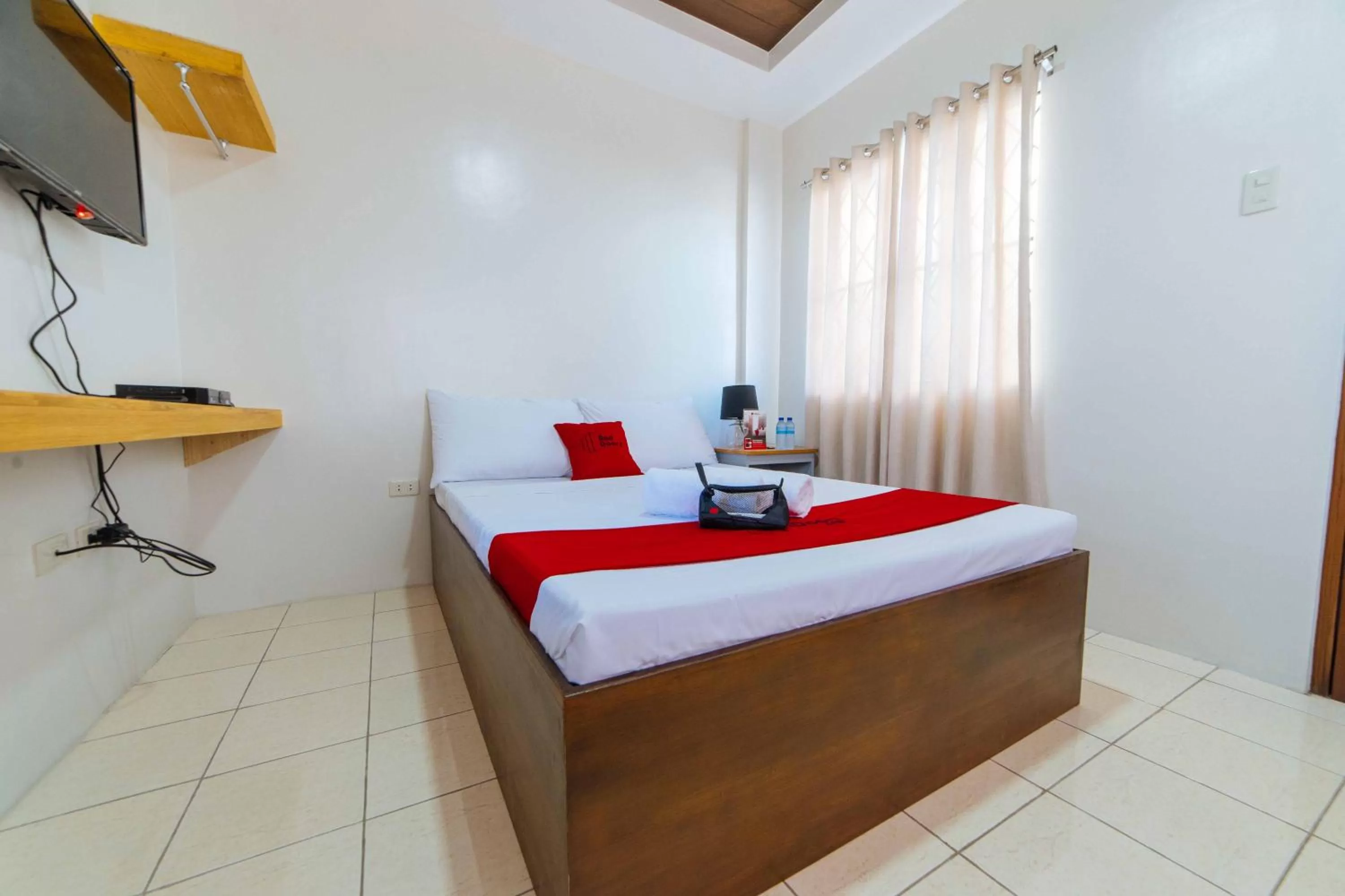 Bedroom, Bed in RedDoorz Plus @ Casa Lucia Sindalan San Fernando City Pampanga