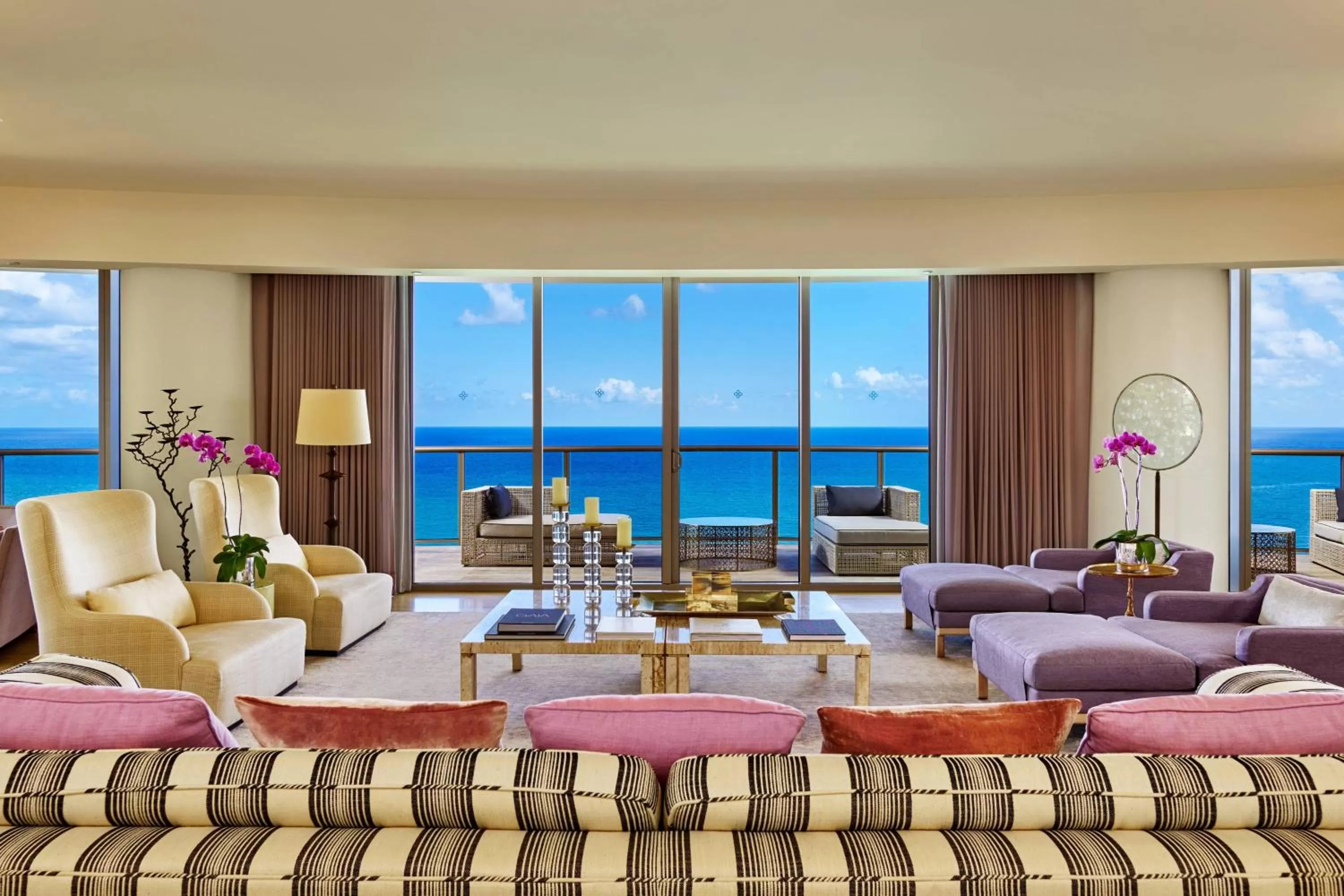 Living room in The St. Regis Bal Harbour Resort