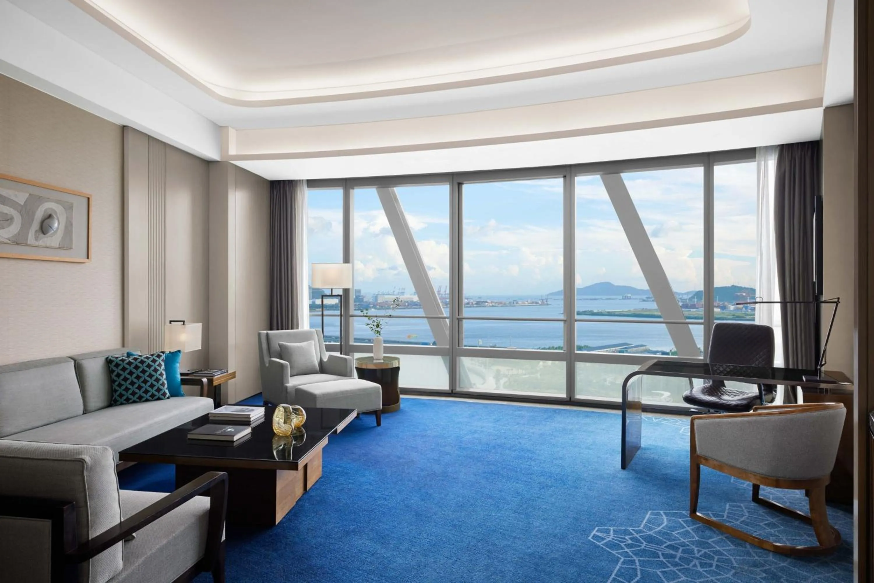Living room in JW Marriott Hotel Shenzhen Bao'an International Airport