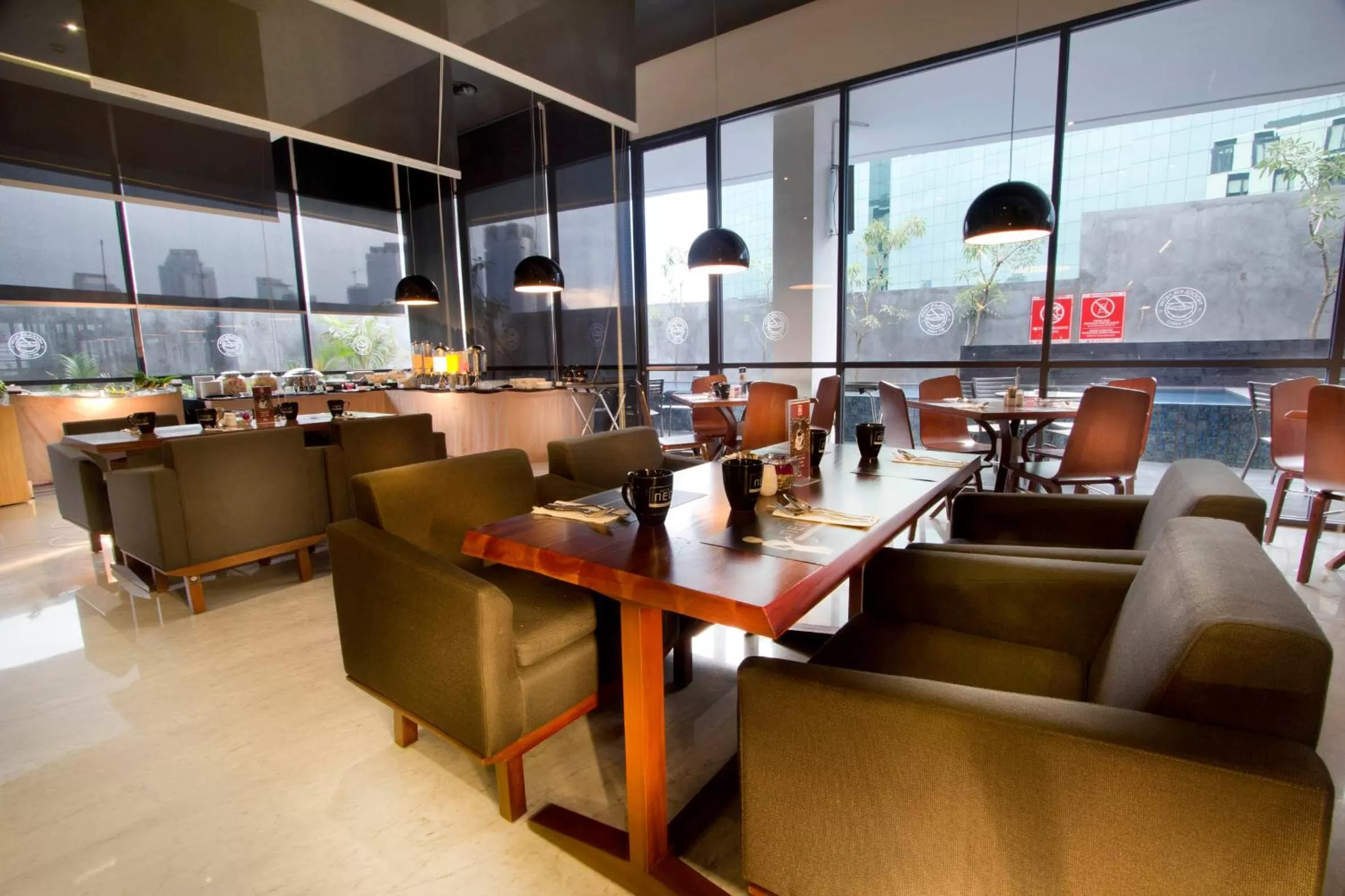 Restaurant/places to eat in Neo Hotel Tendean Jakarta by ASTON