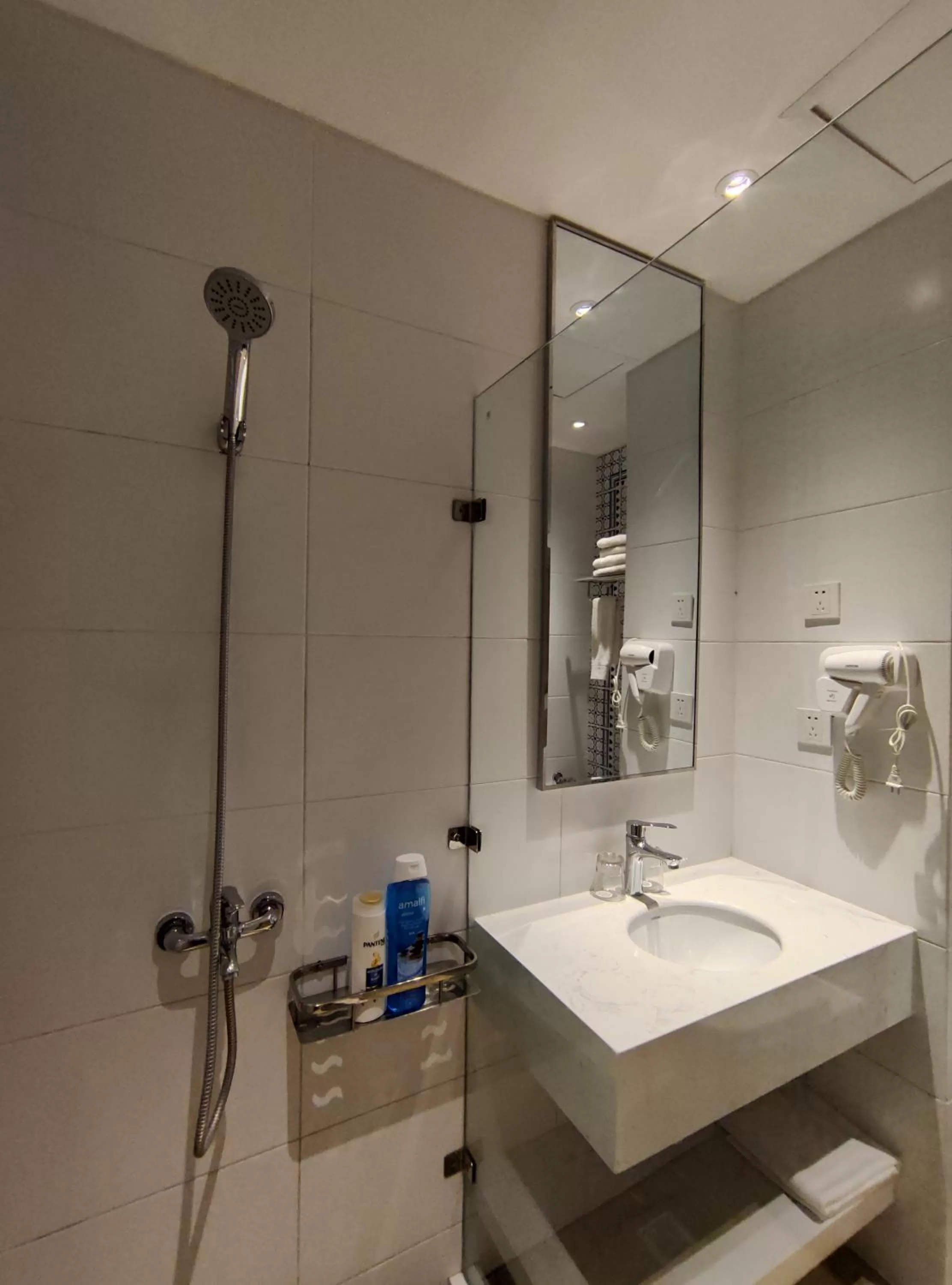 Bathroom in VANCII Hotel