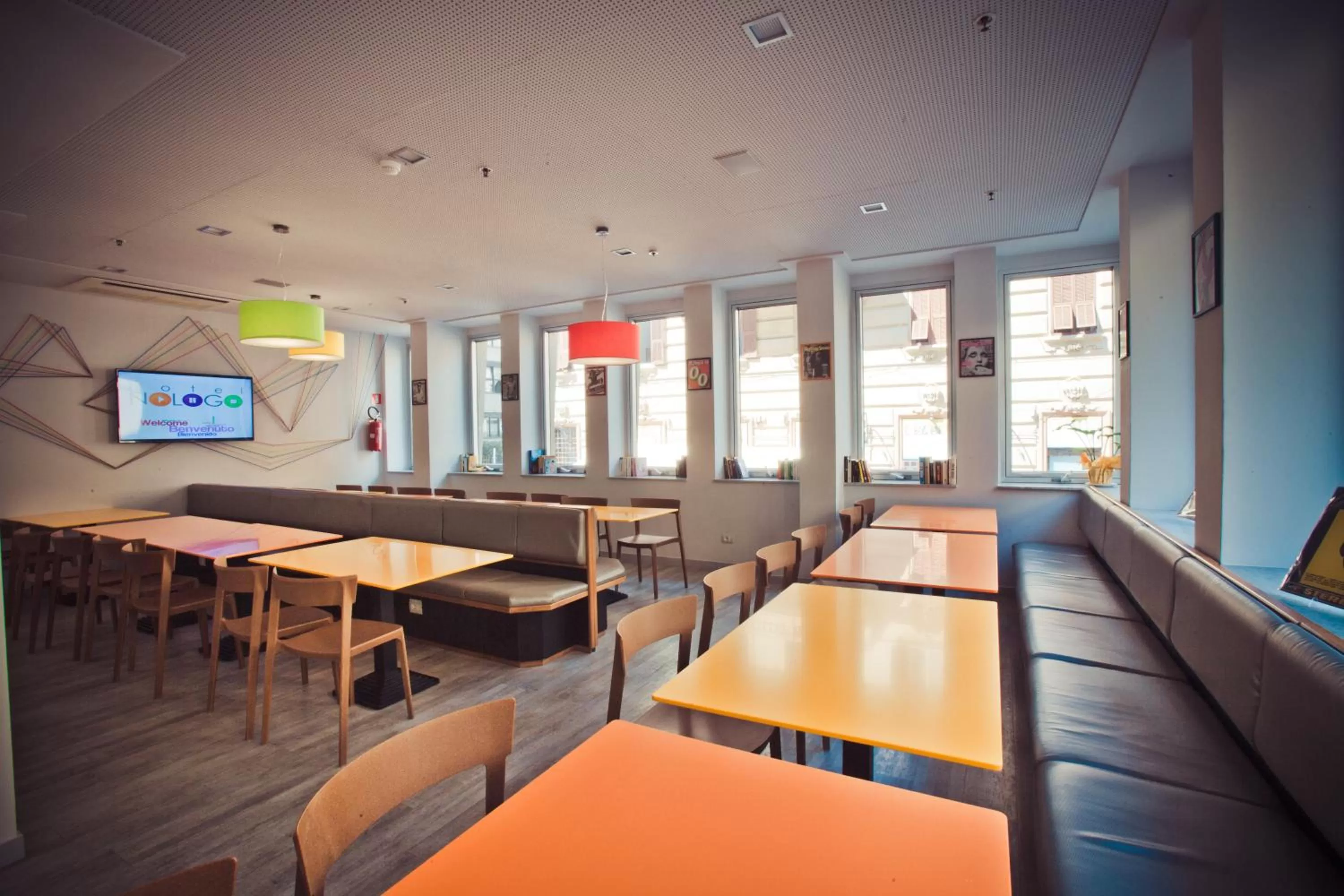 Restaurant/places to eat in Hotel Nologo