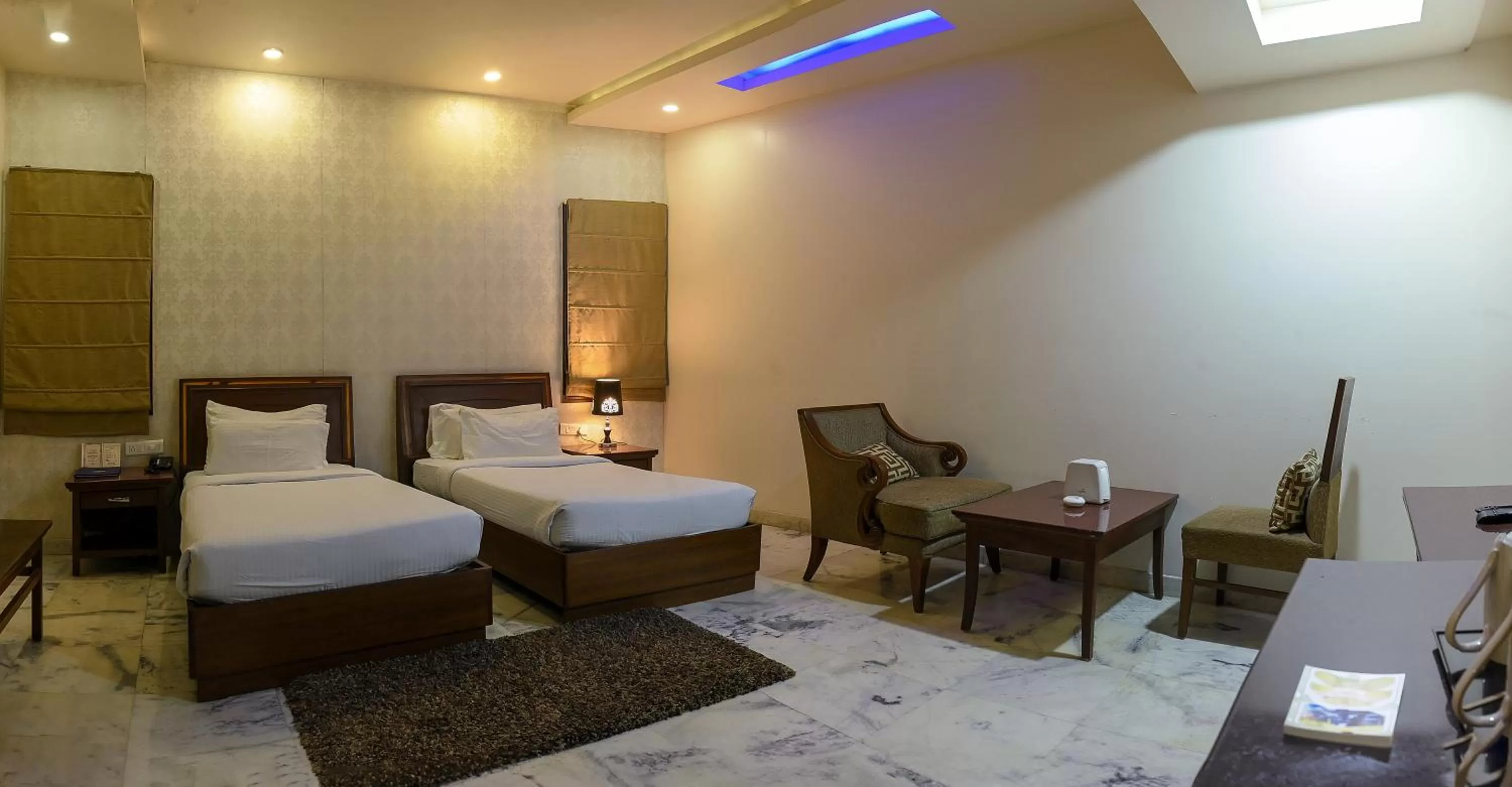 Bedroom, Bed in Hotel Leela Grande