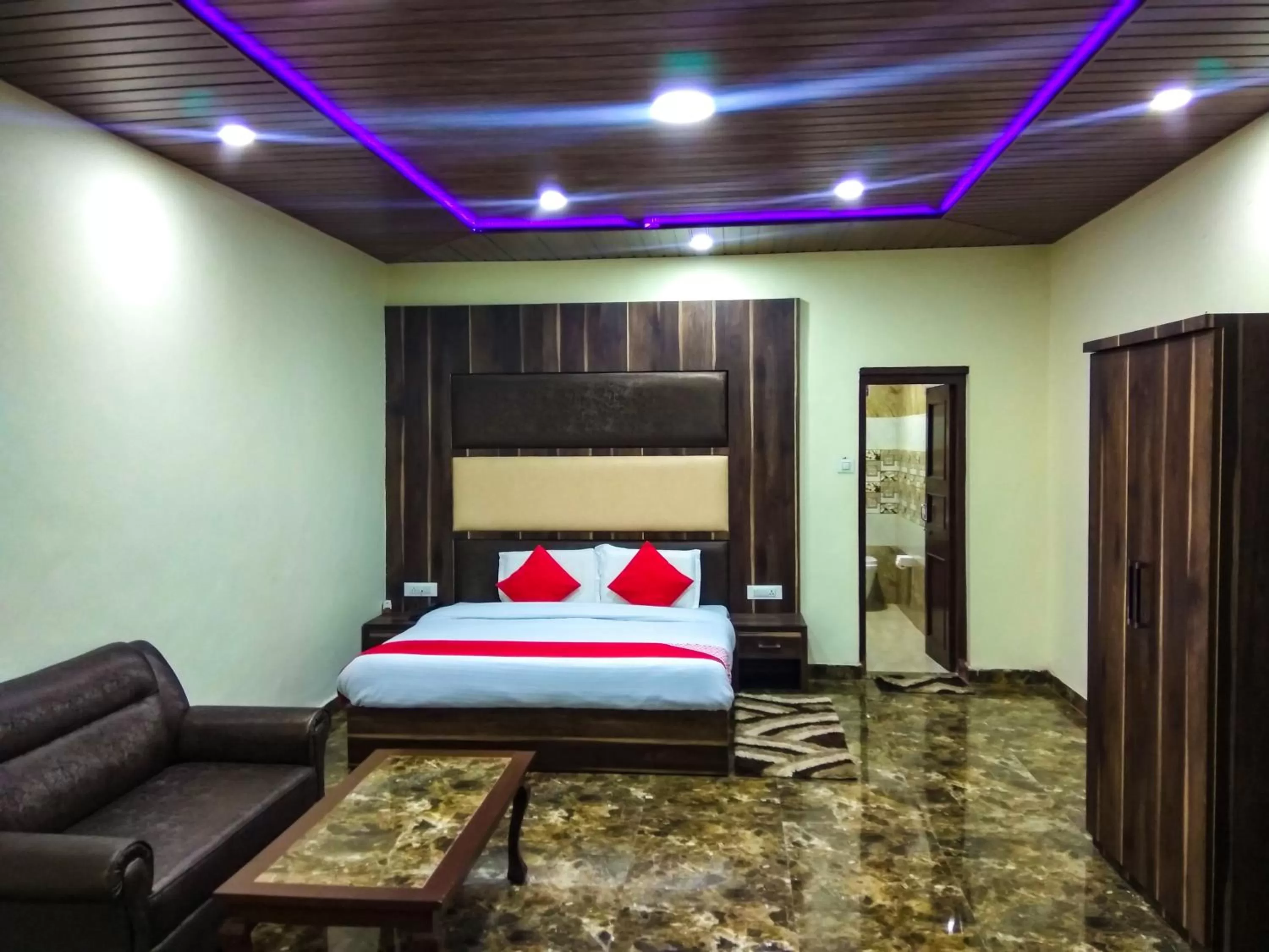 Bed in Hotel Himdhara, Near Mall Road Dalhousie
