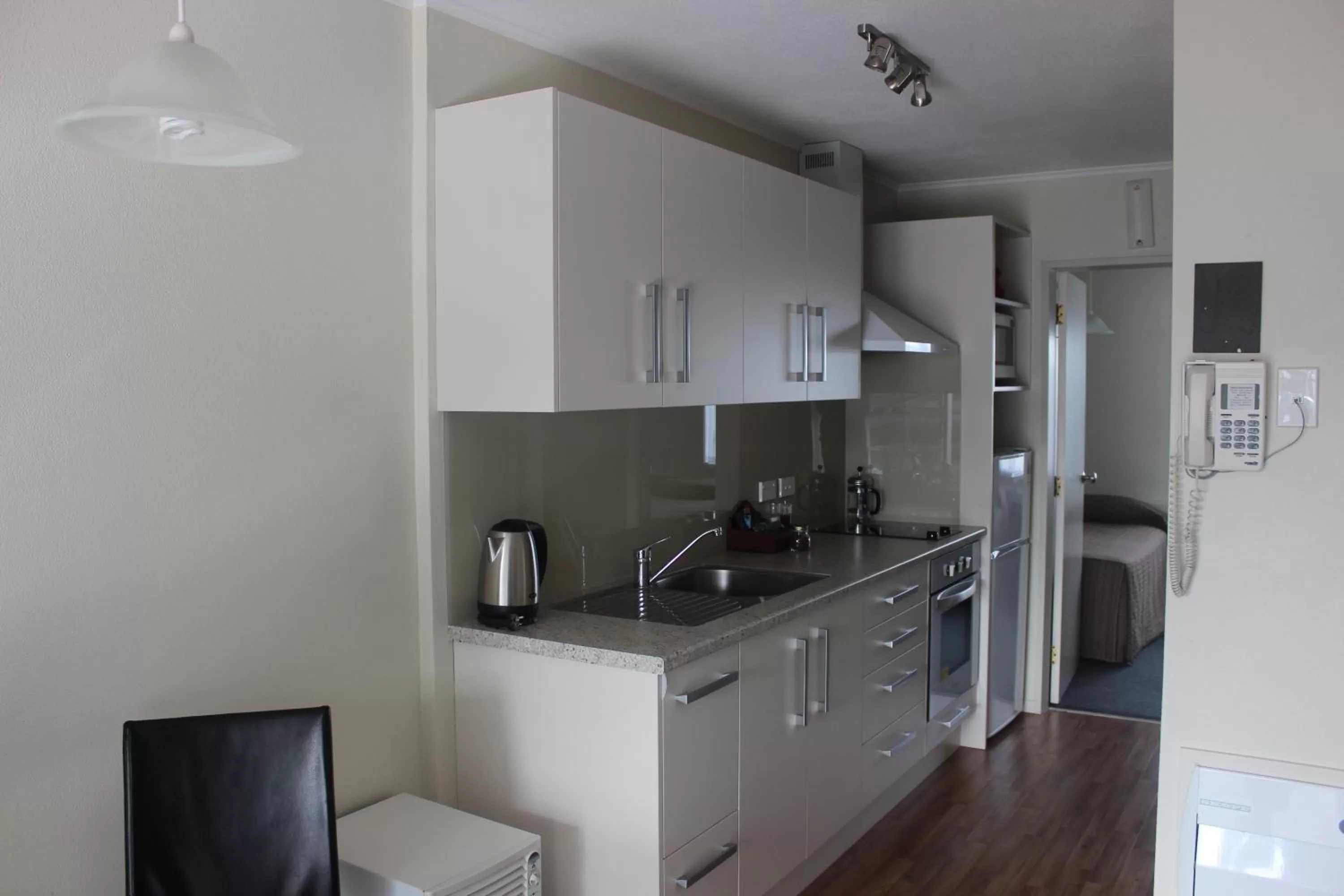 Kitchen or kitchenette in ASURE Green Gables Motel