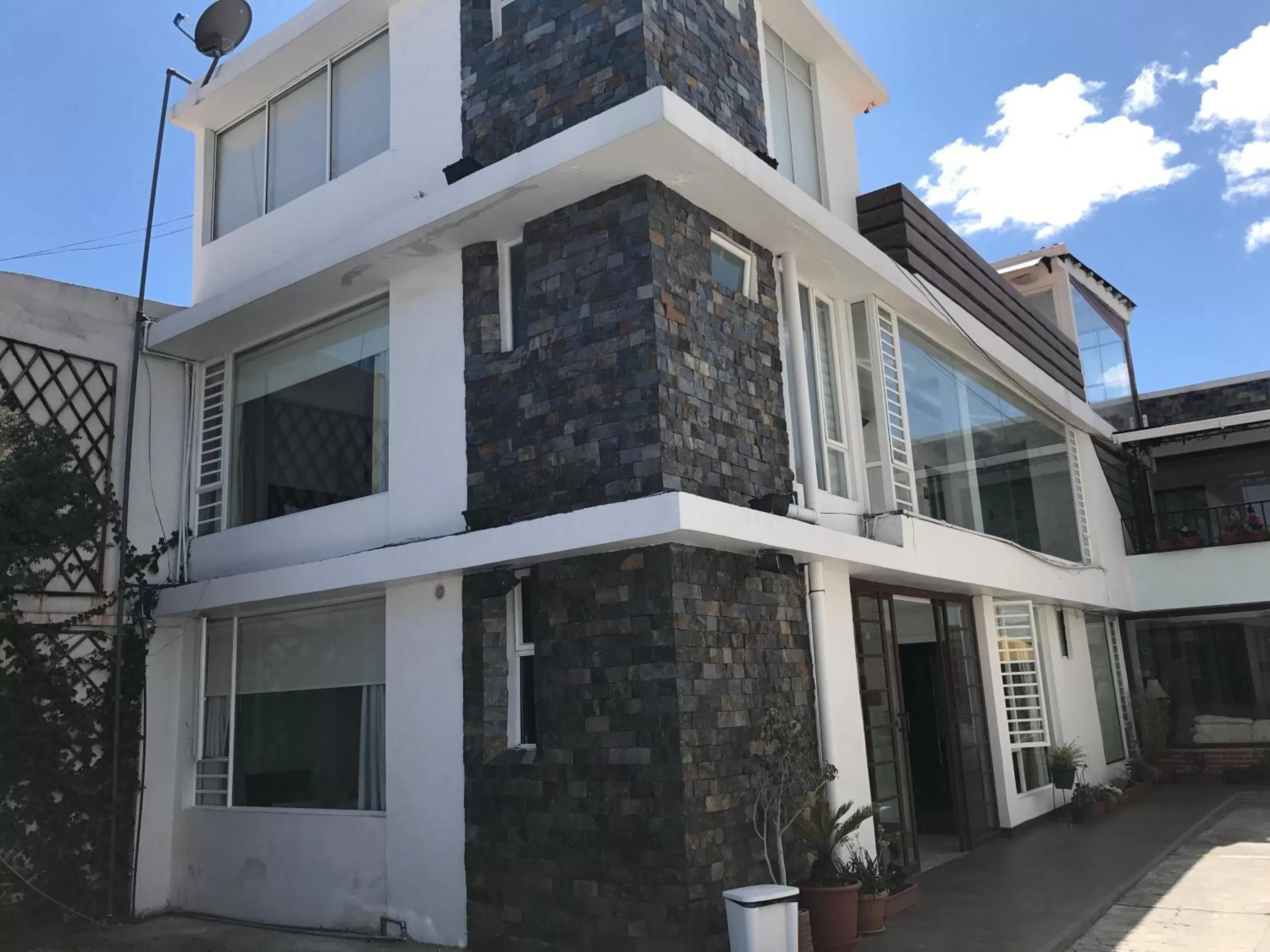 Facade/entrance, Property Building in Hotel Shalom