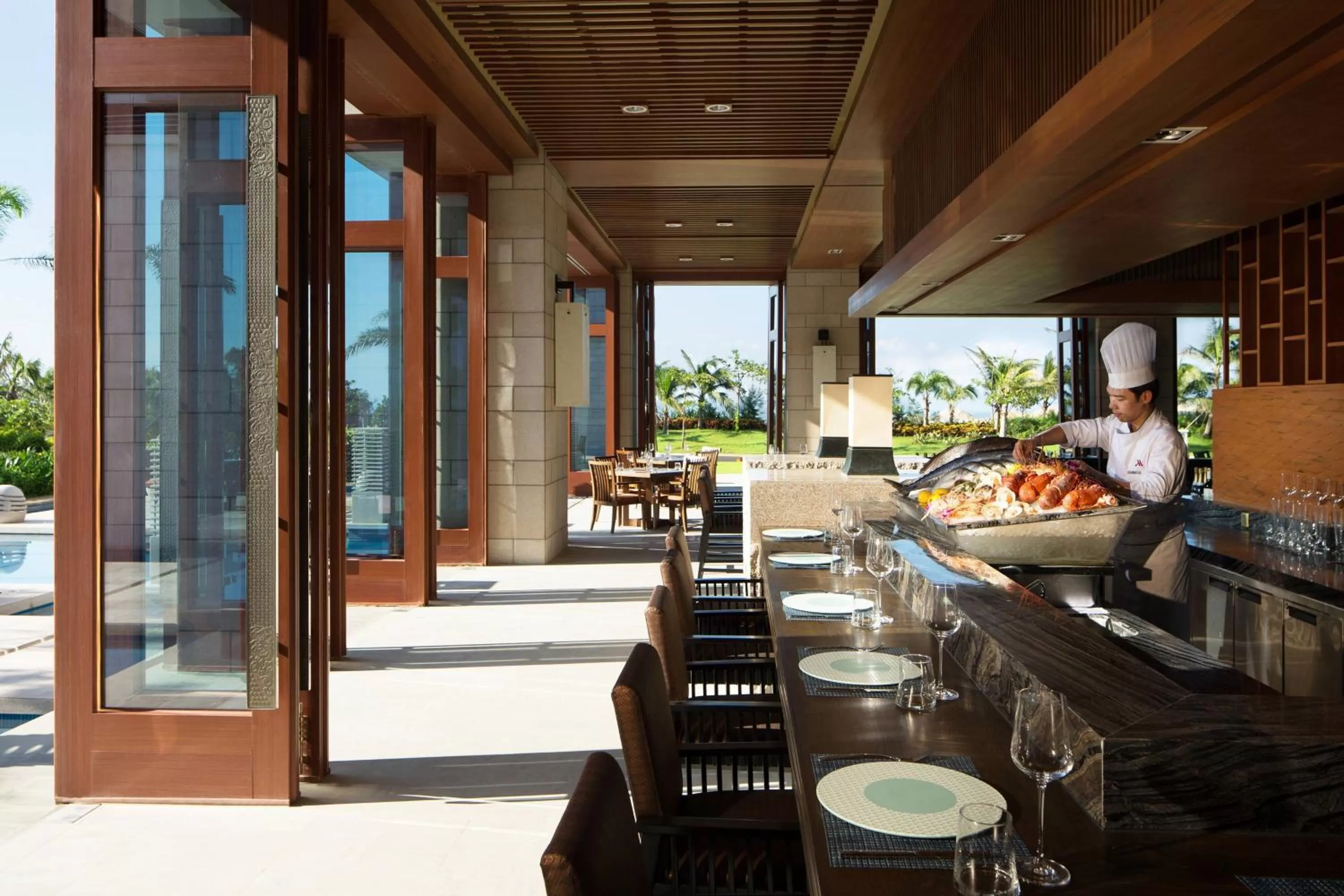 Lounge or bar in Haikou Marriott Hotel