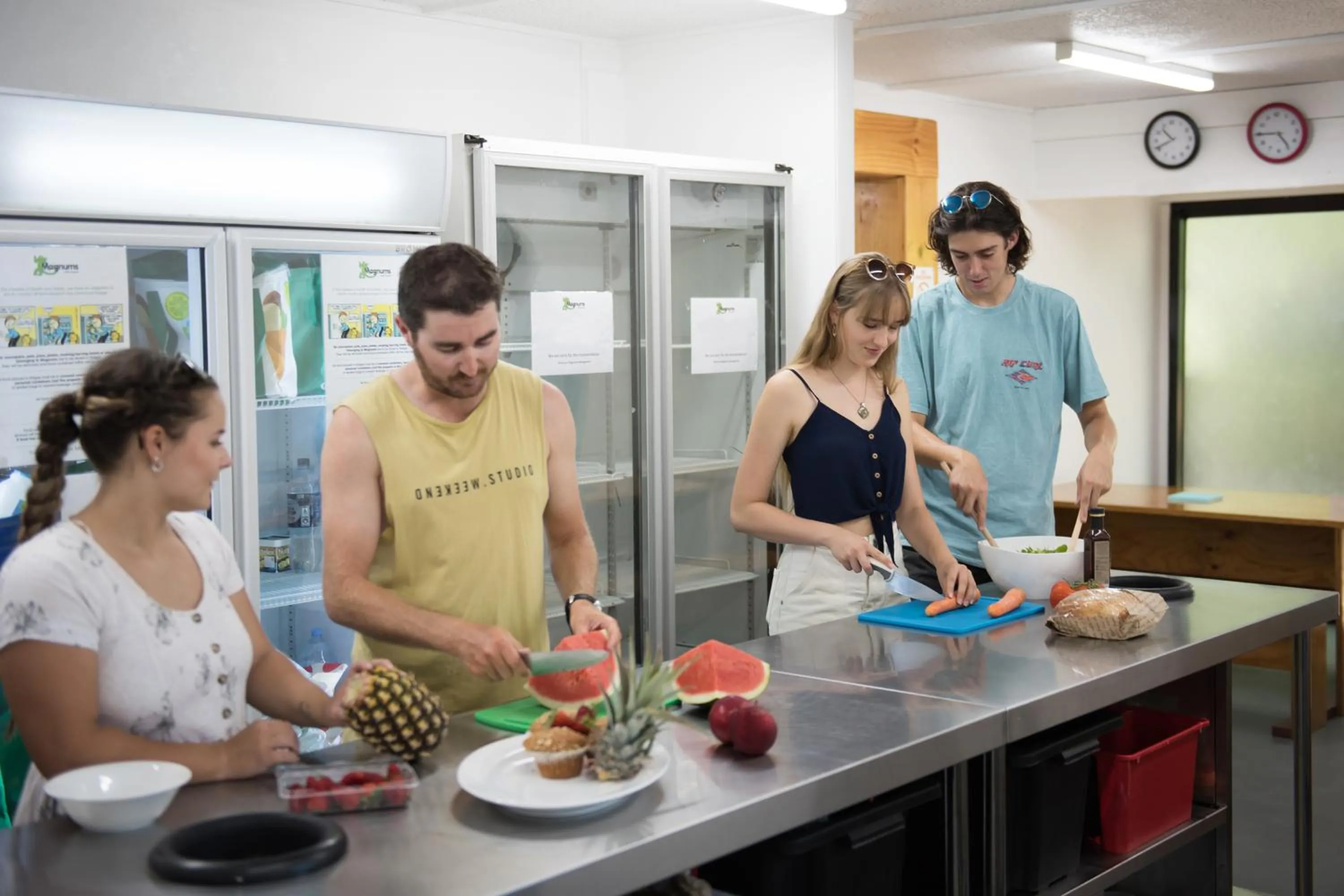 Communal kitchen in Airlie Beach Magnums - Adults Only