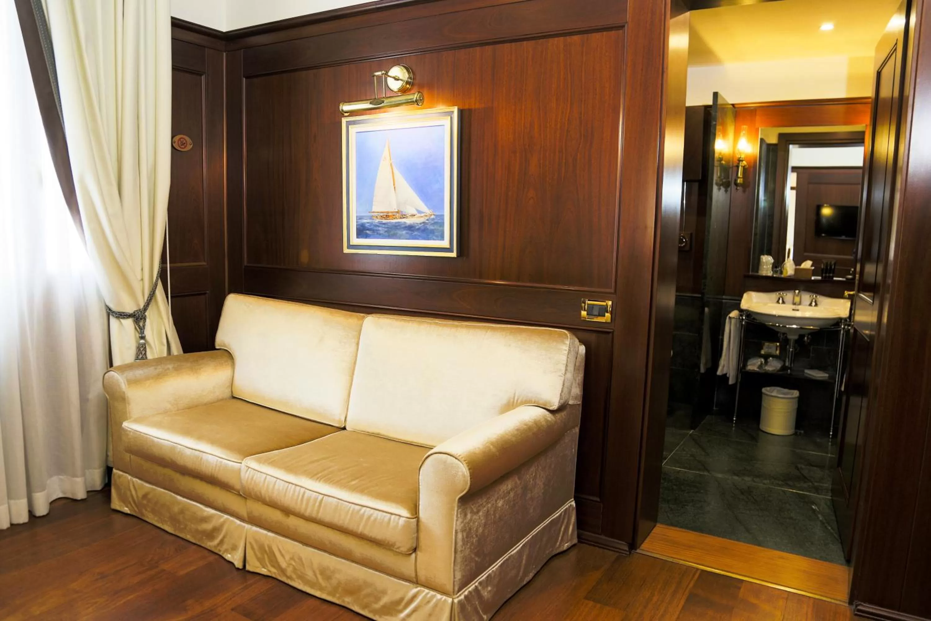 Bed in Hotel Bucintoro