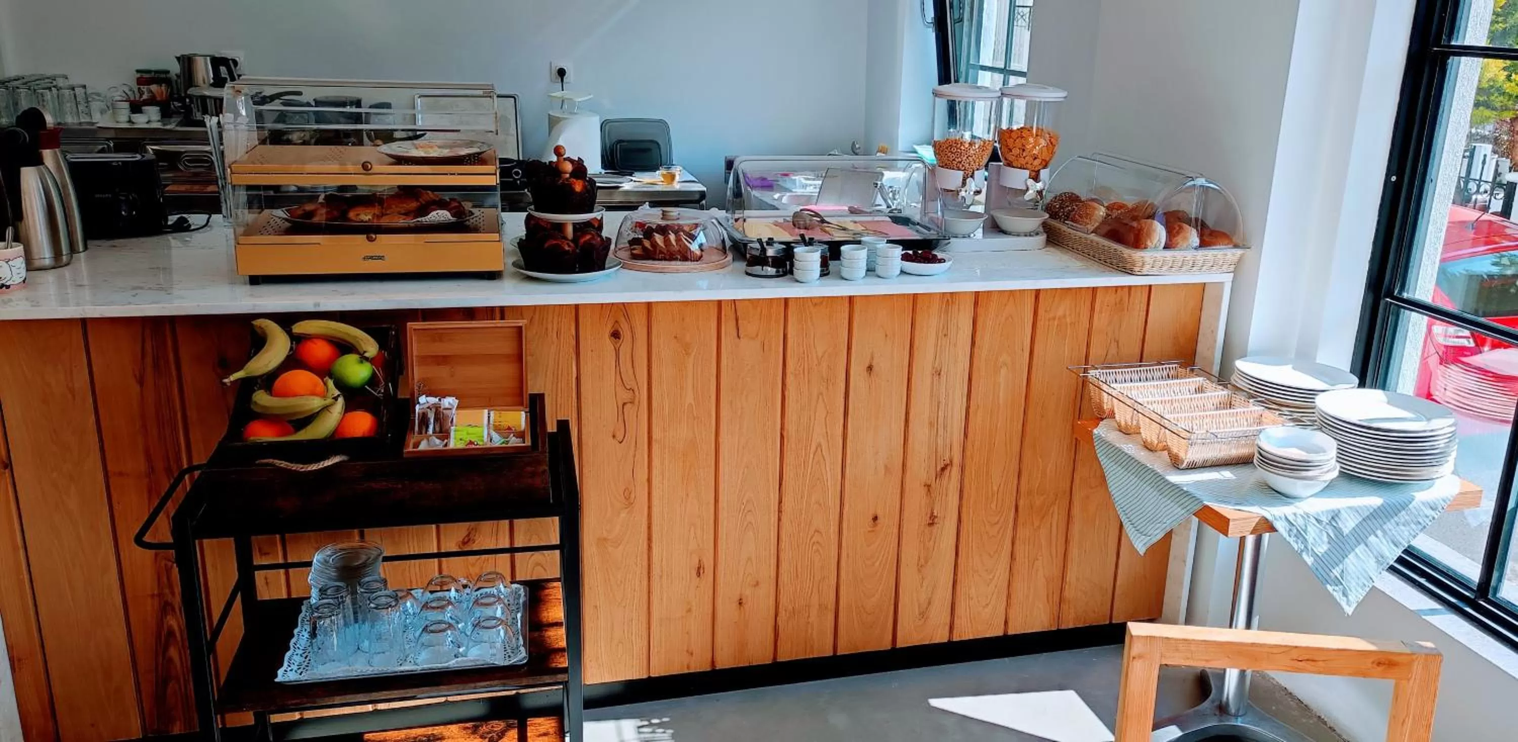 Buffet breakfast in Saint George Boutique Rooms