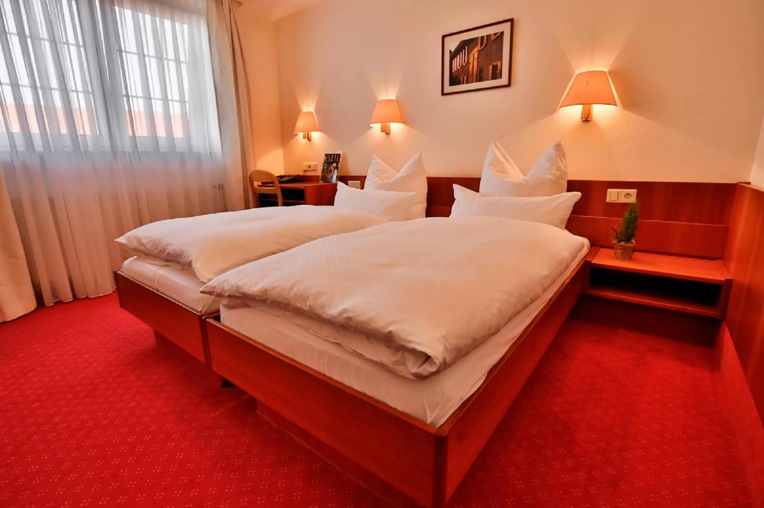 Photo of the whole room, Bed in Mayers Waldhorn - zwischen Reutlingen und Tübingen