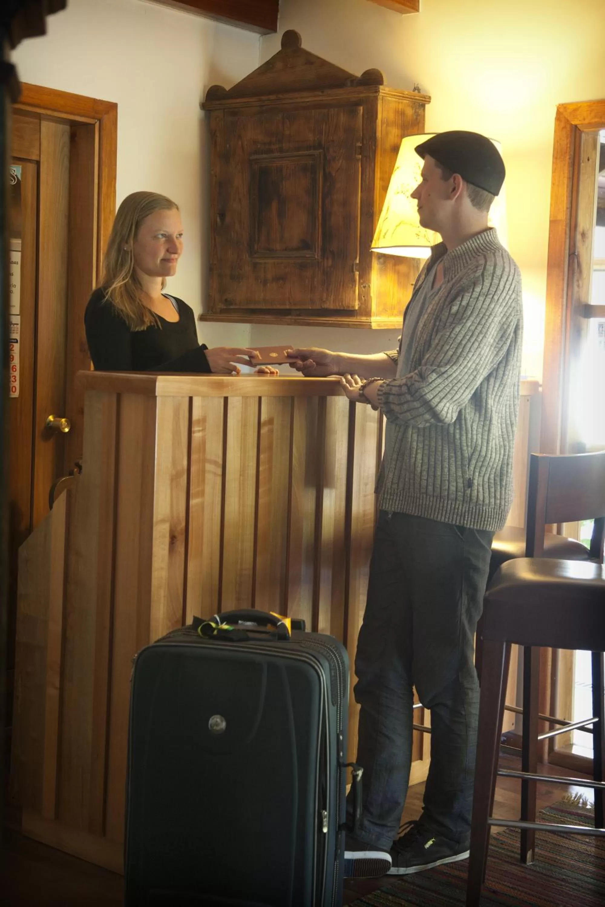 Lobby or reception, Guests in Hotel Posada del Río - Parque Metreñehue