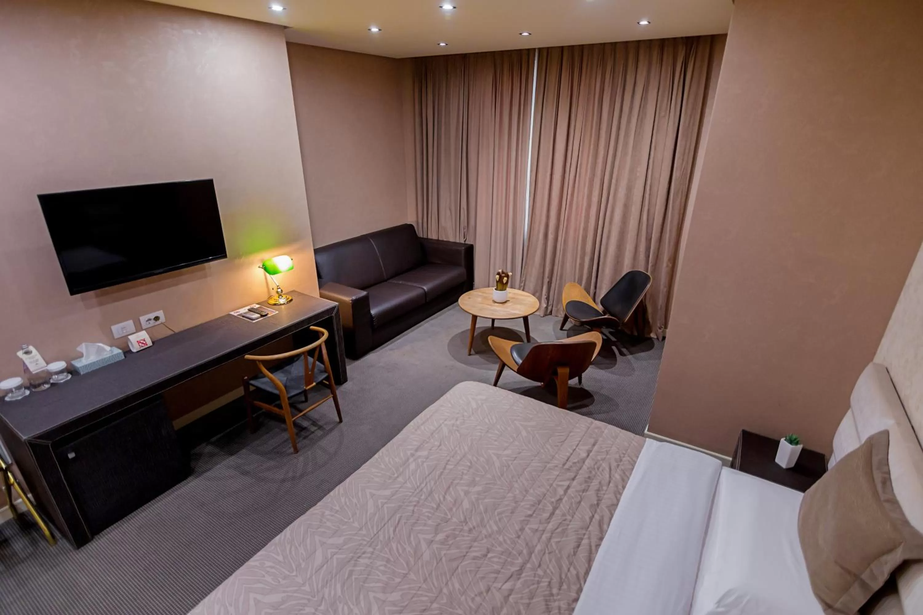 Bedroom, Bed in La Bohème Hotel