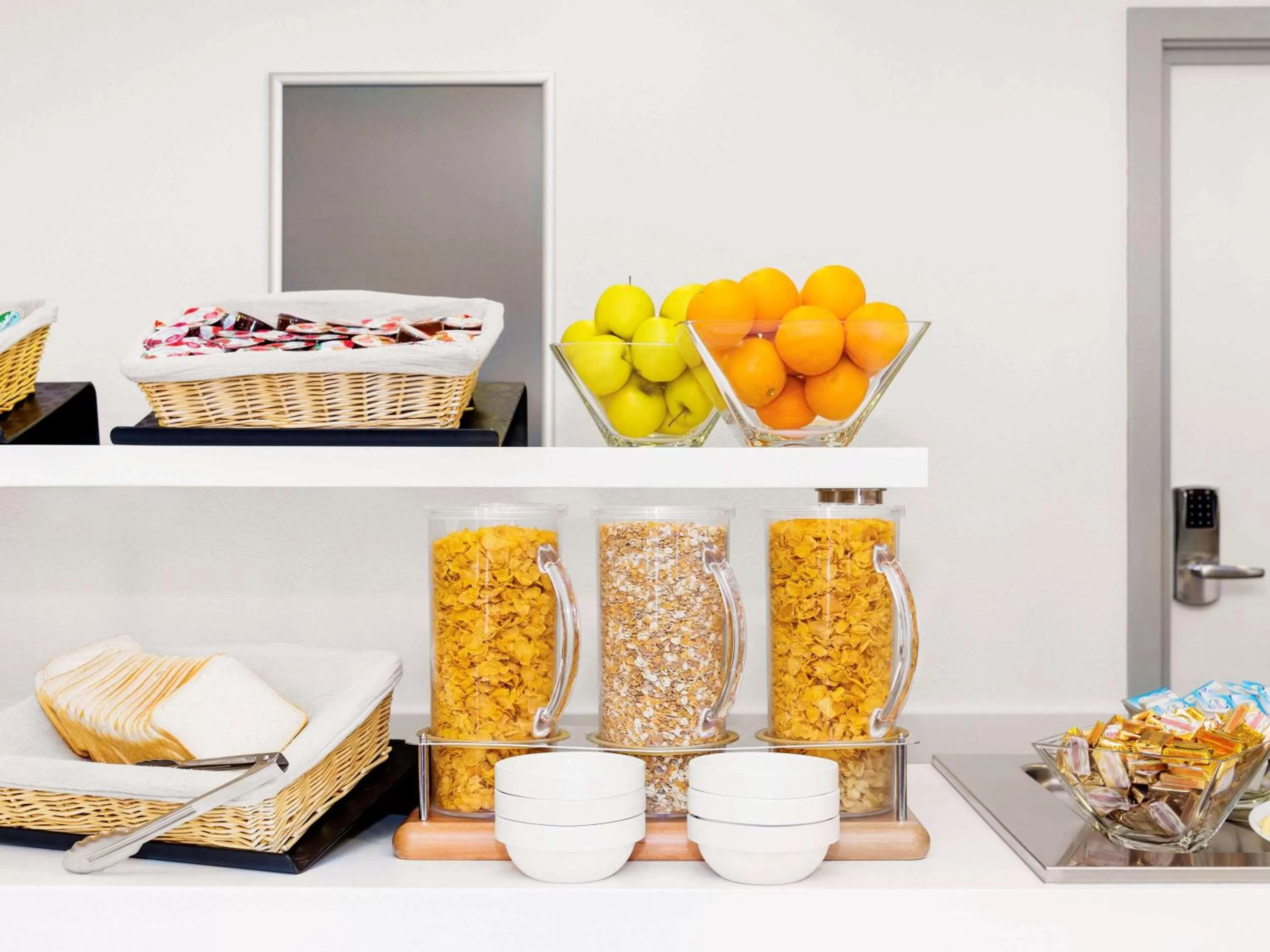 Restaurant/places to eat in ibis budget Brugge Centrum Station