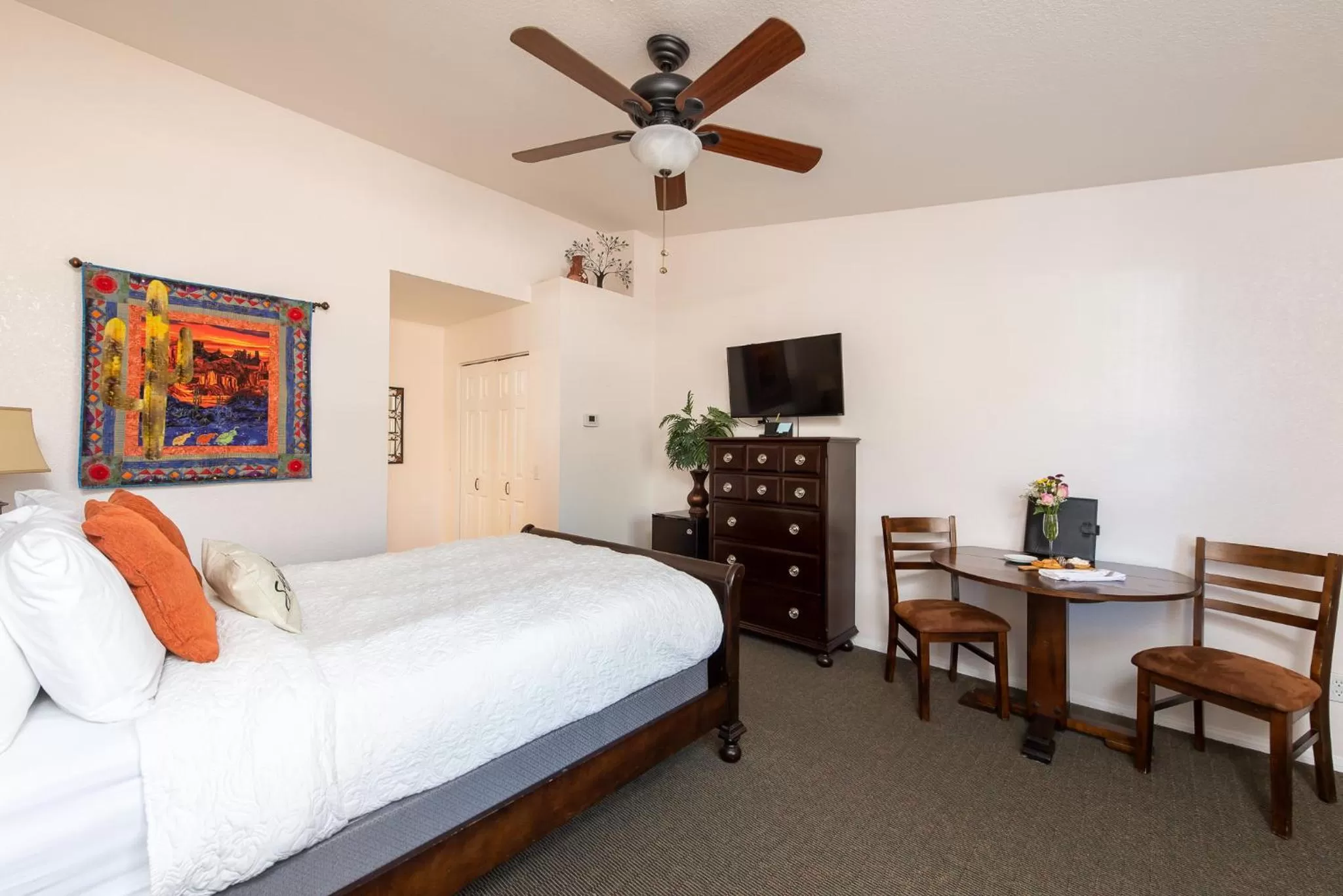 Photo of the whole room, Bed in Whispering Creek Bed & Breakfast