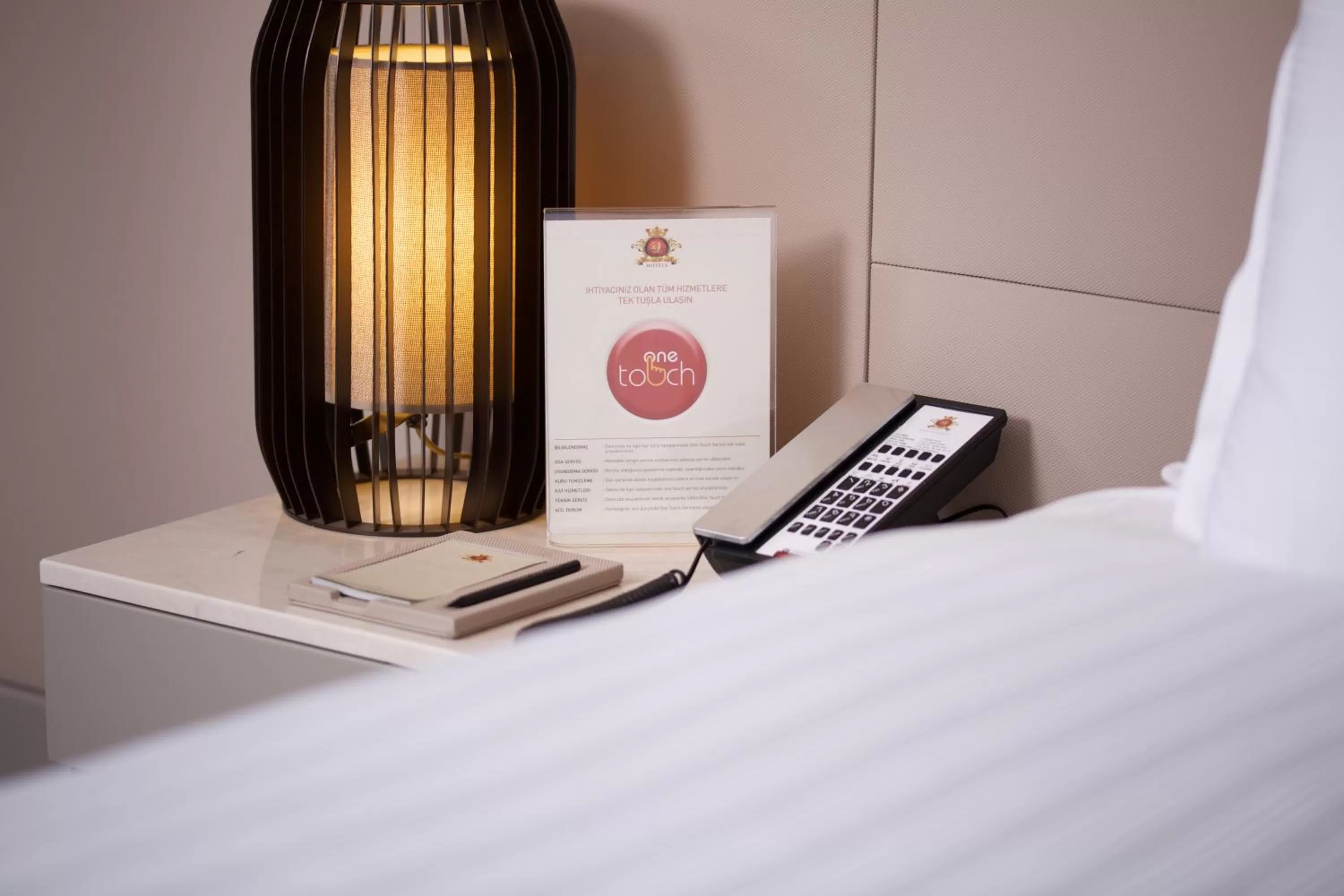 Living room, Bed in Dosso Dossi Hotels & SPA Downtown