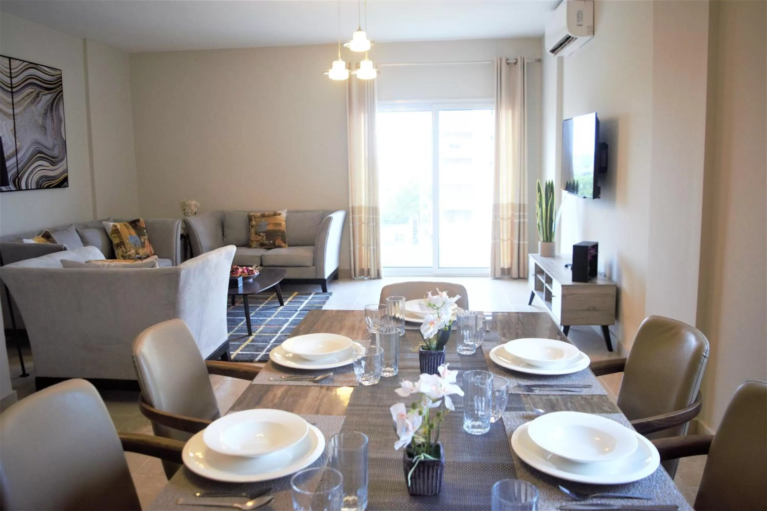 Living room, Restaurant/Places to Eat in Montecito Apartments