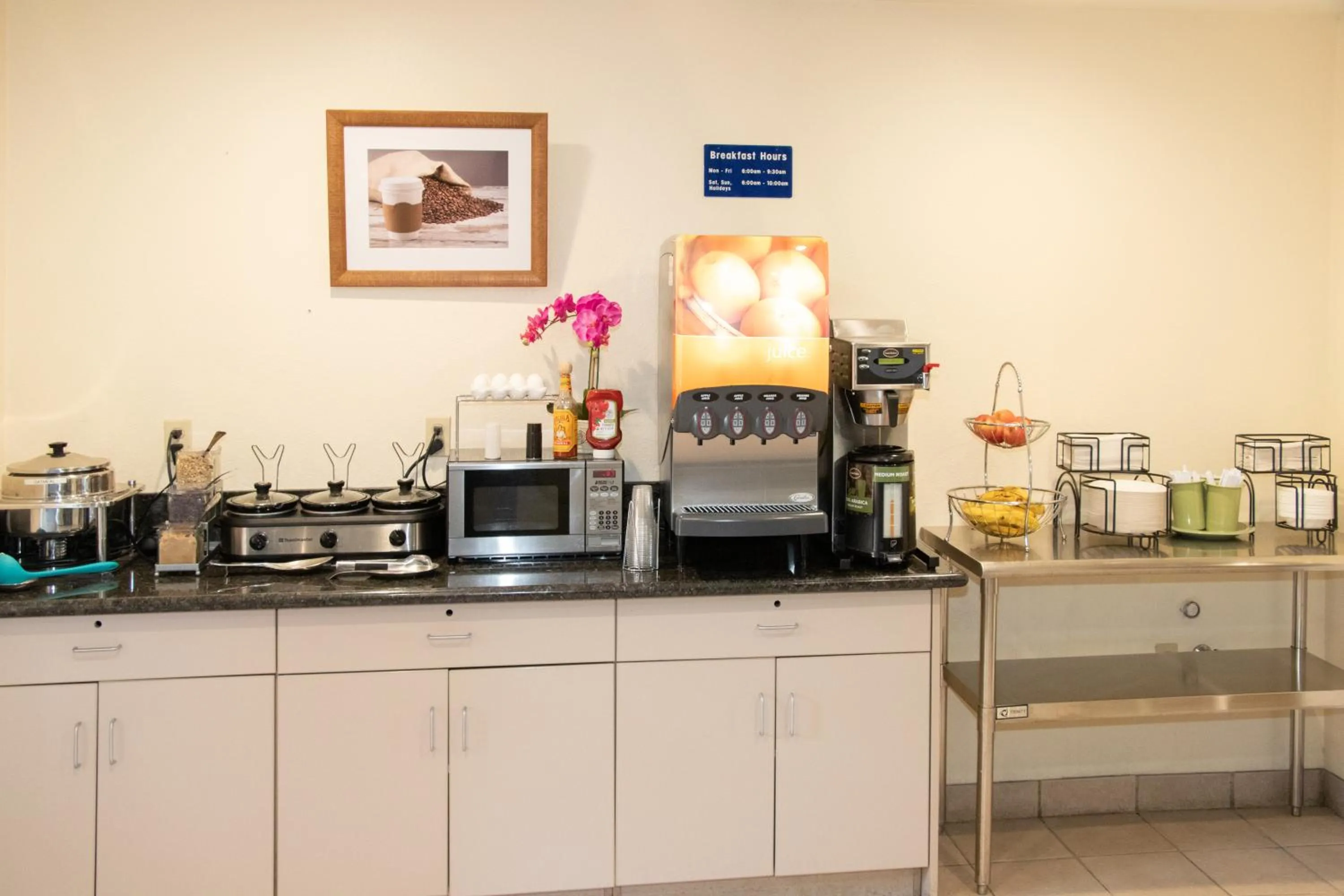 Coffee/tea facilities in Microtel Inn & Suites Lodi