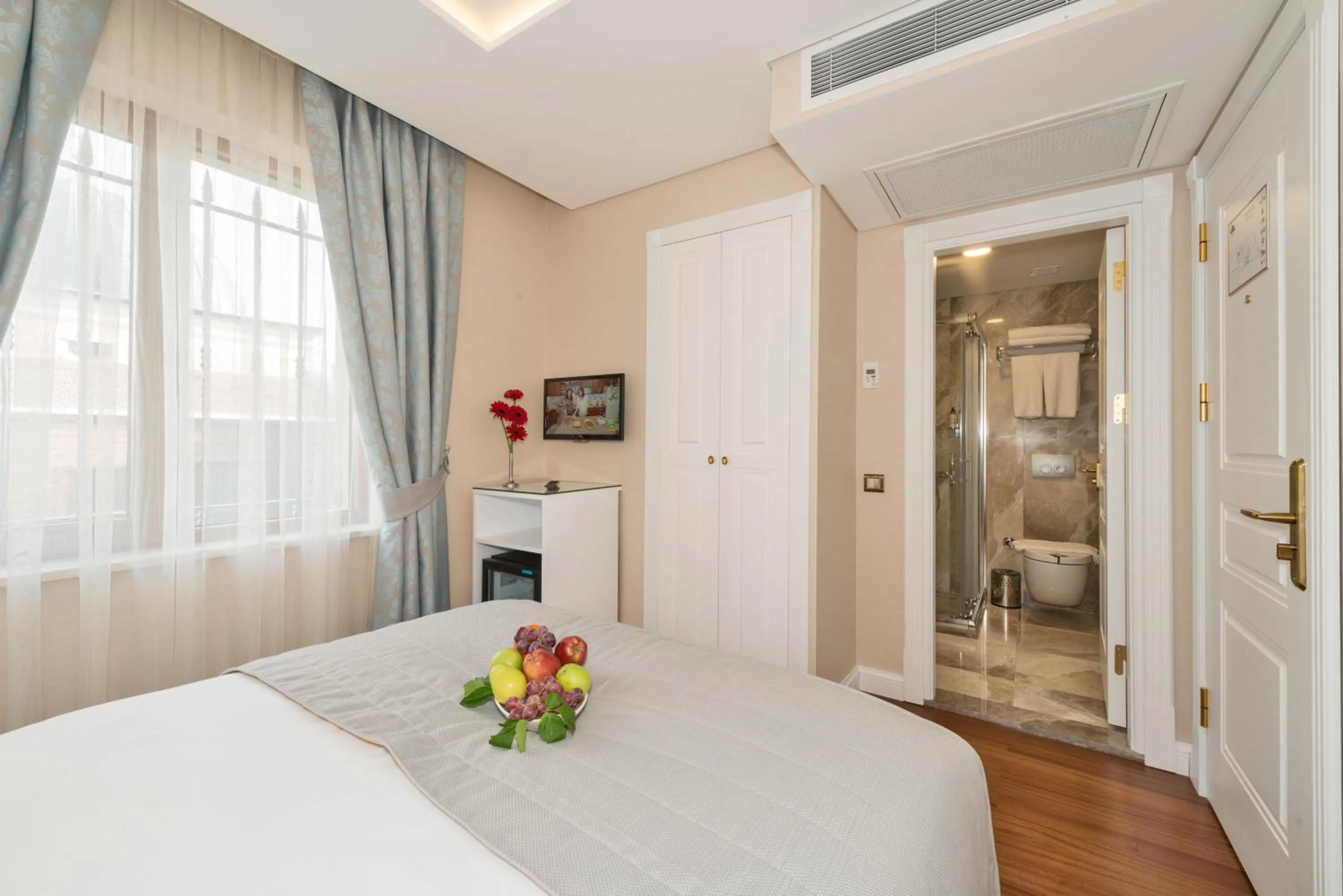 Bed in Ada Karakoy Hotel - Special Category