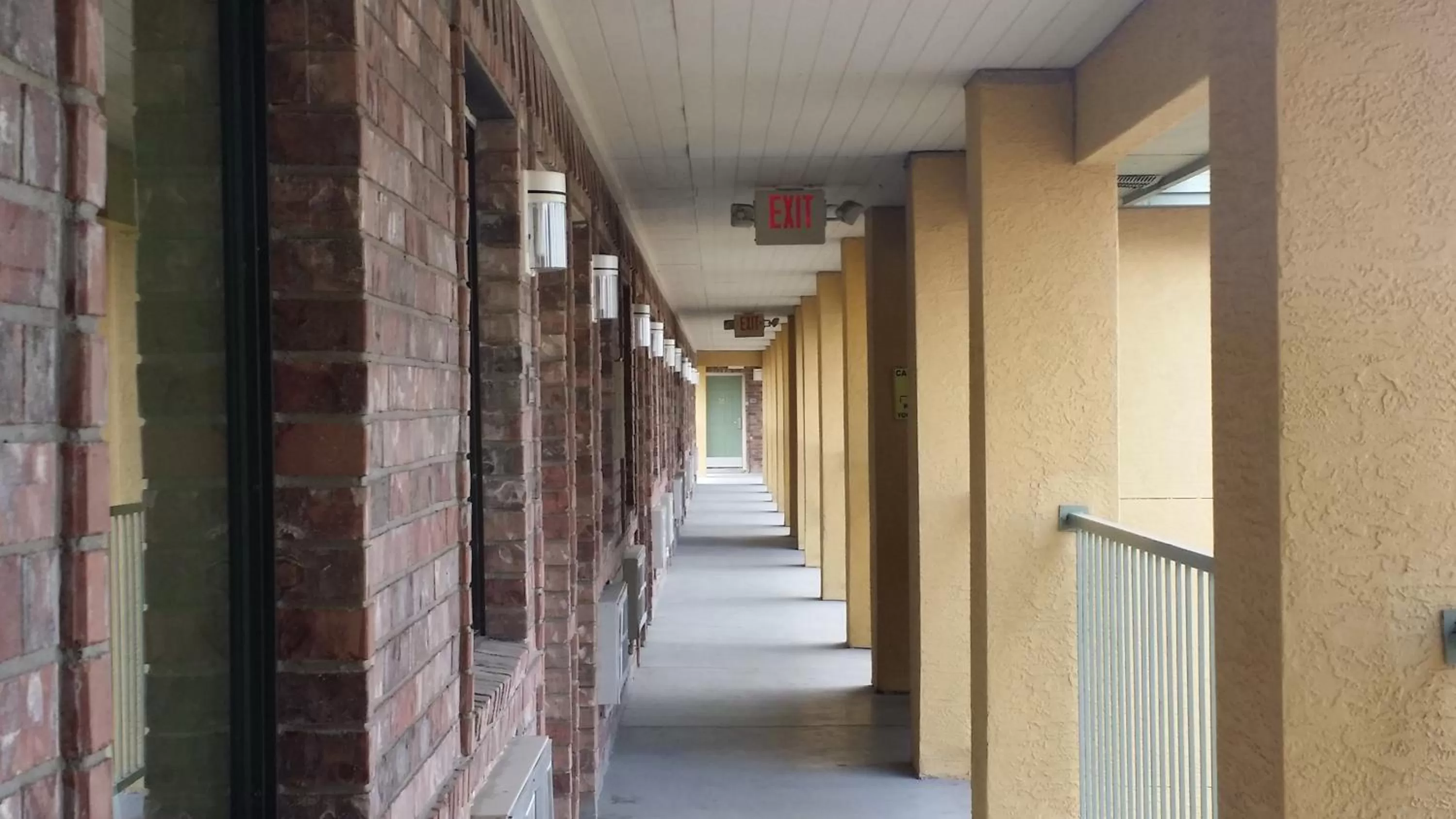 Balcony/Terrace in Country Hill Inn & Suite Eagle Pass