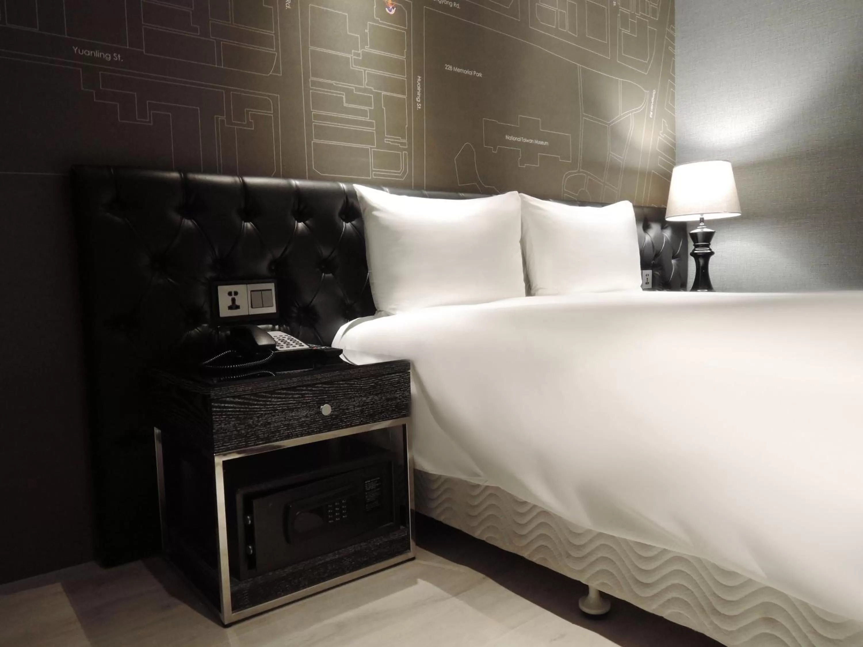 Standard Double Room without Window - single occupancy in CHECK inn Taipei Main Station