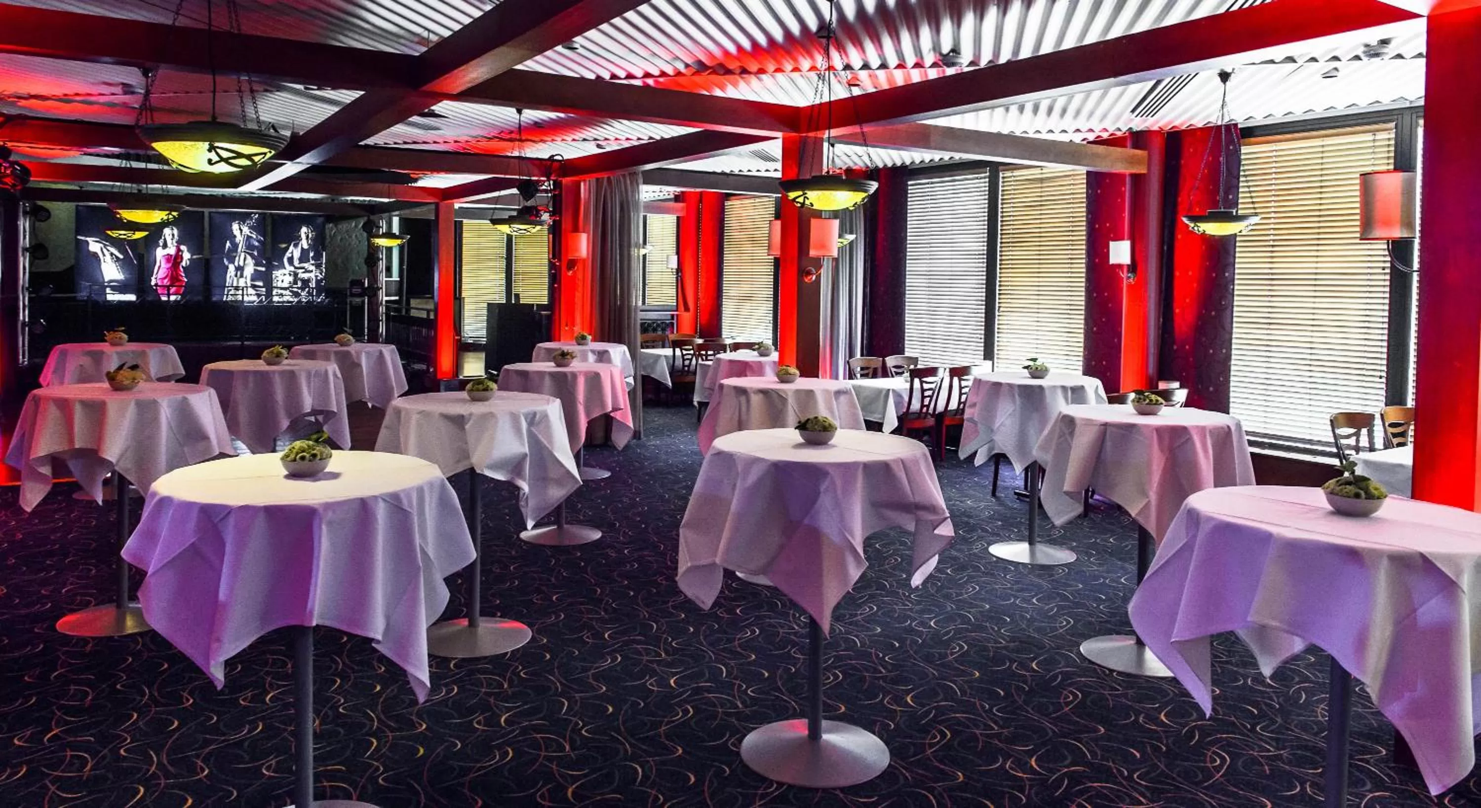 Restaurant/places to eat in Hotel Korpilampi