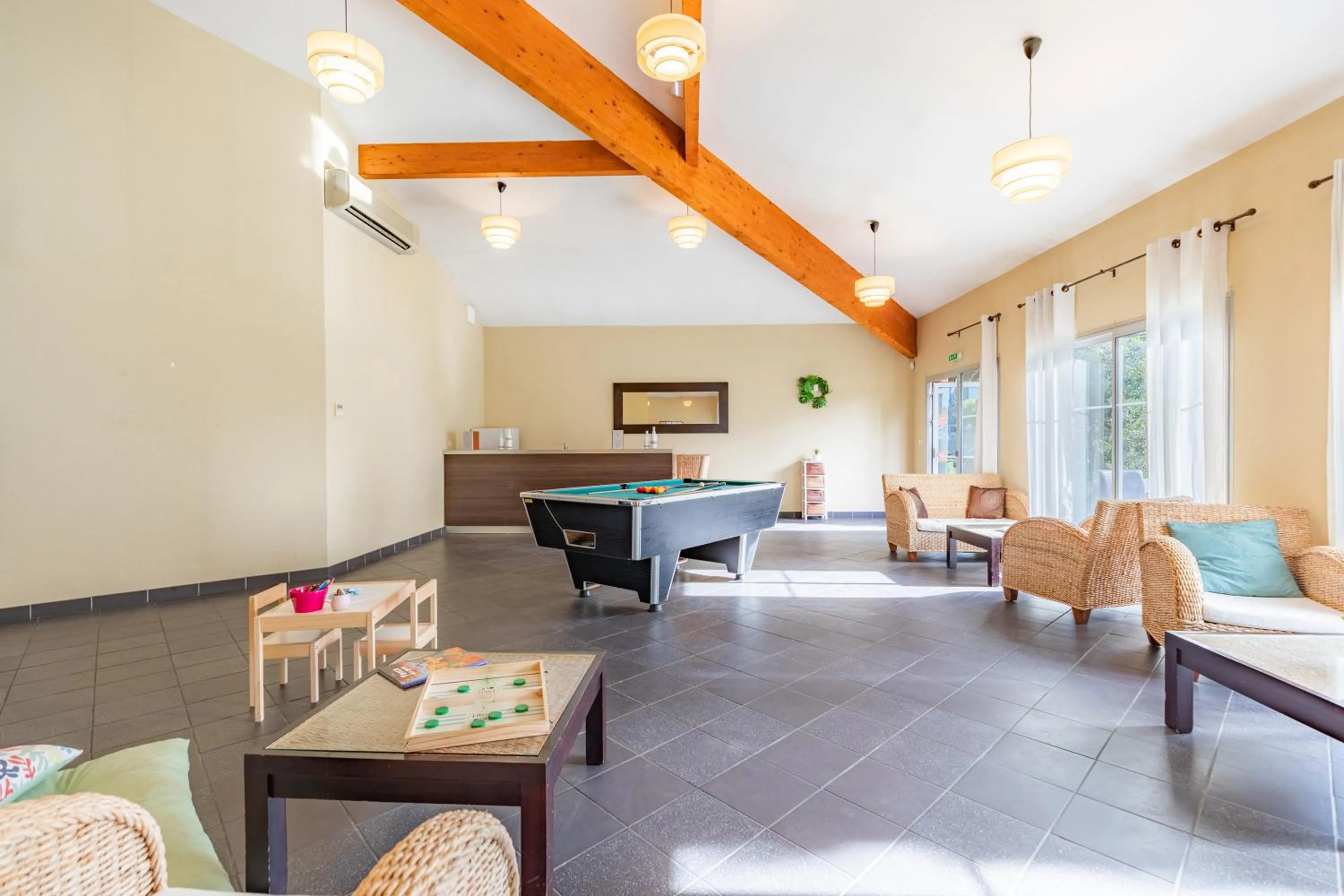 Billiard in Appart'City Classic Toulouse Saint-Simon