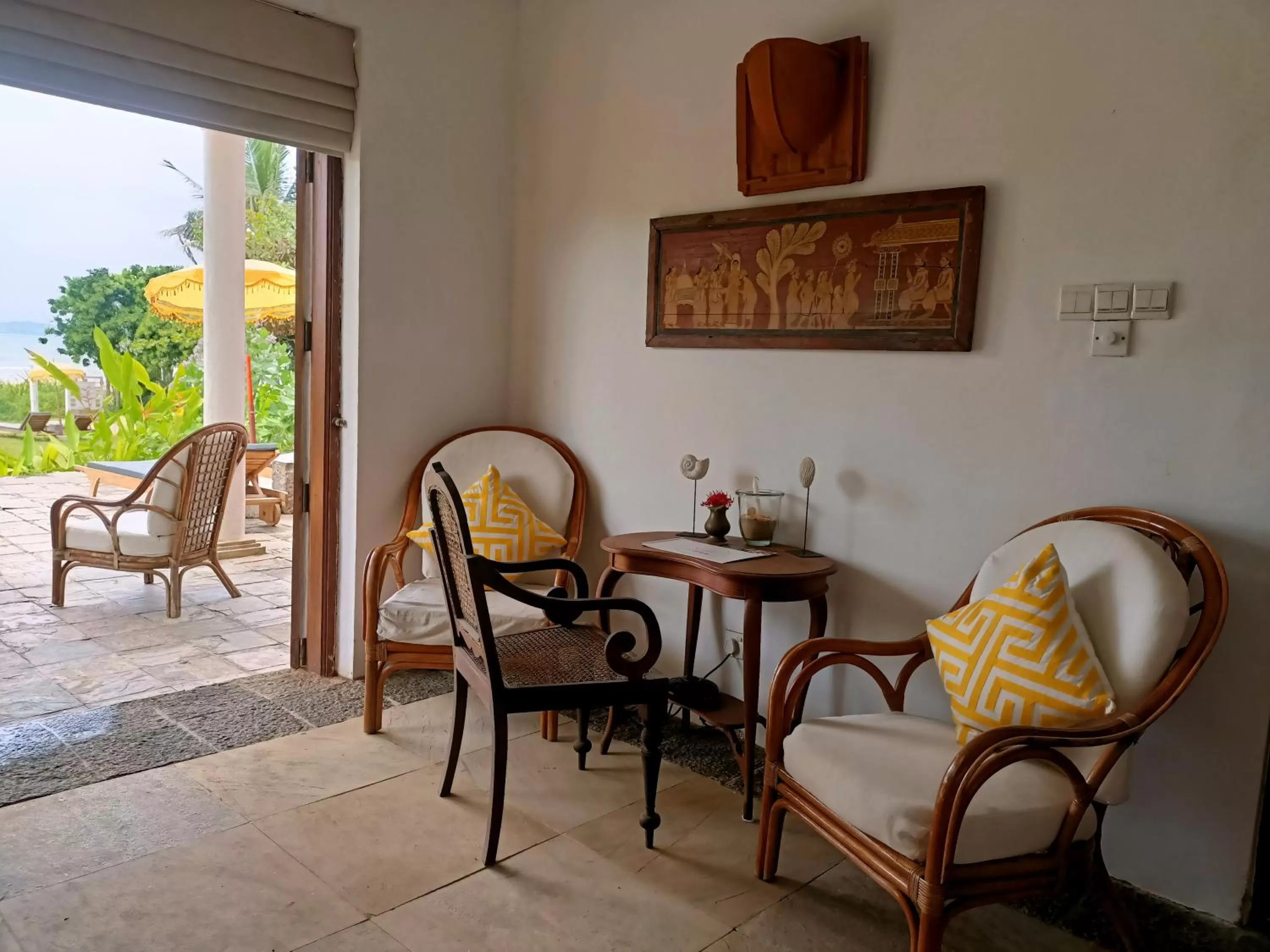 Sānti Beach House with pool & beach